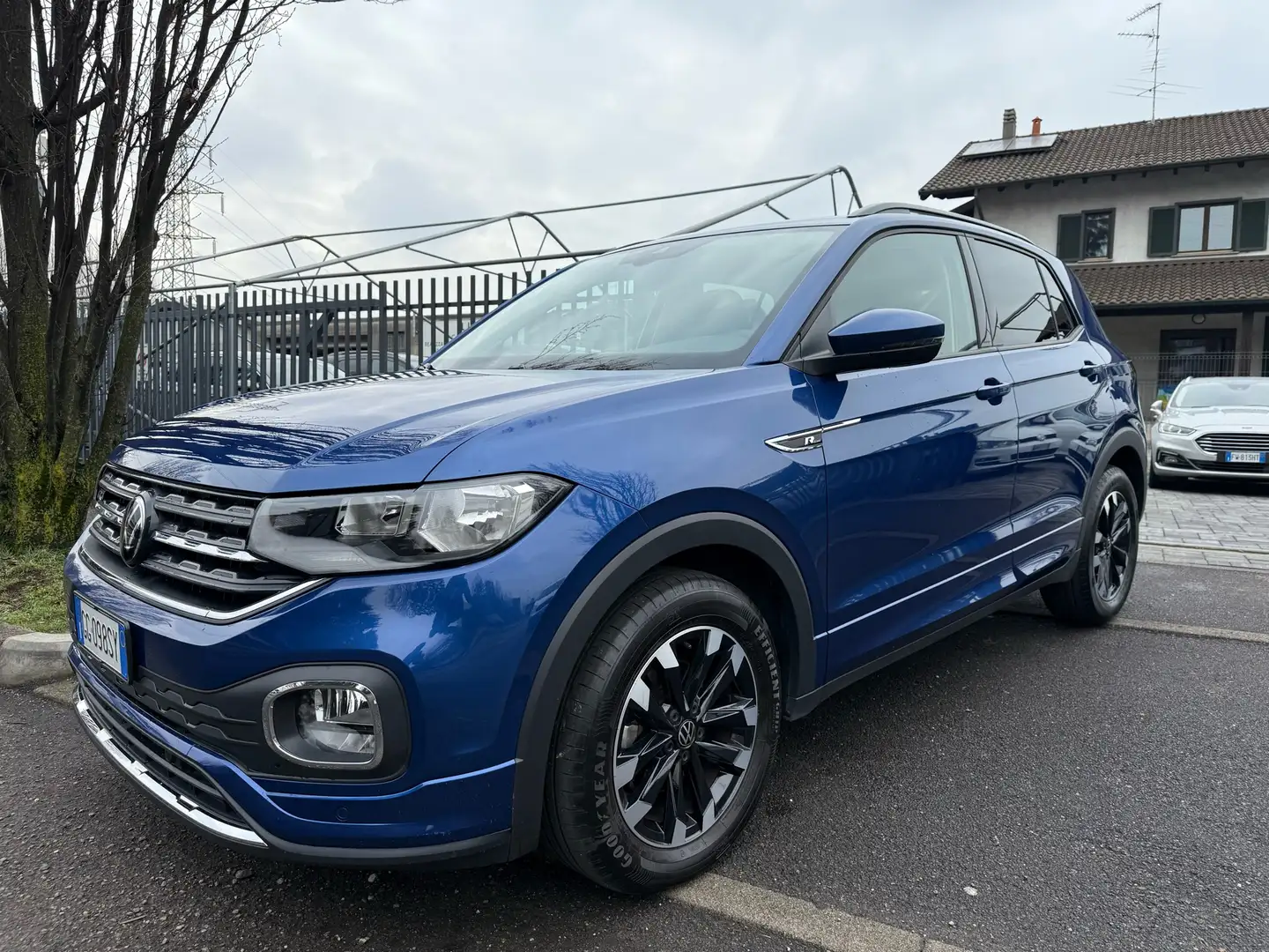 Volkswagen T-Cross 1.0 tsi R-Line 110cv Blu/Azzurro - 2