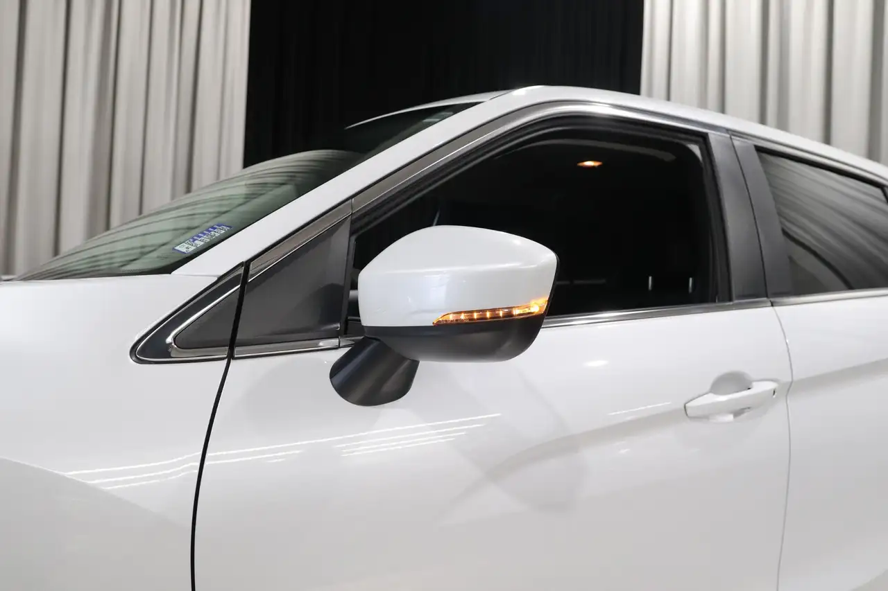 Mitsubishi Eclipse Cross снимка Mitsubishi Eclipse Cross