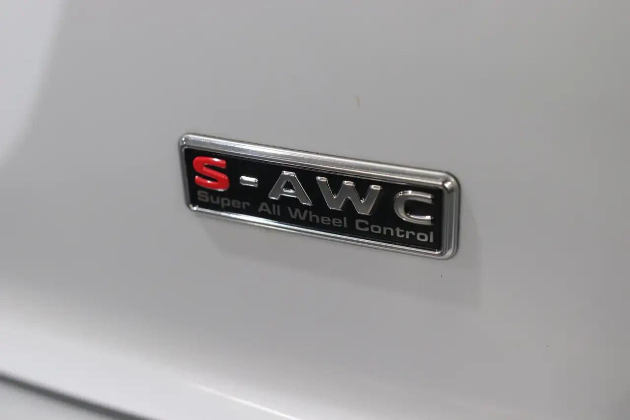 Mitsubishi Eclipse Cross снимка Mitsubishi Eclipse Cross
