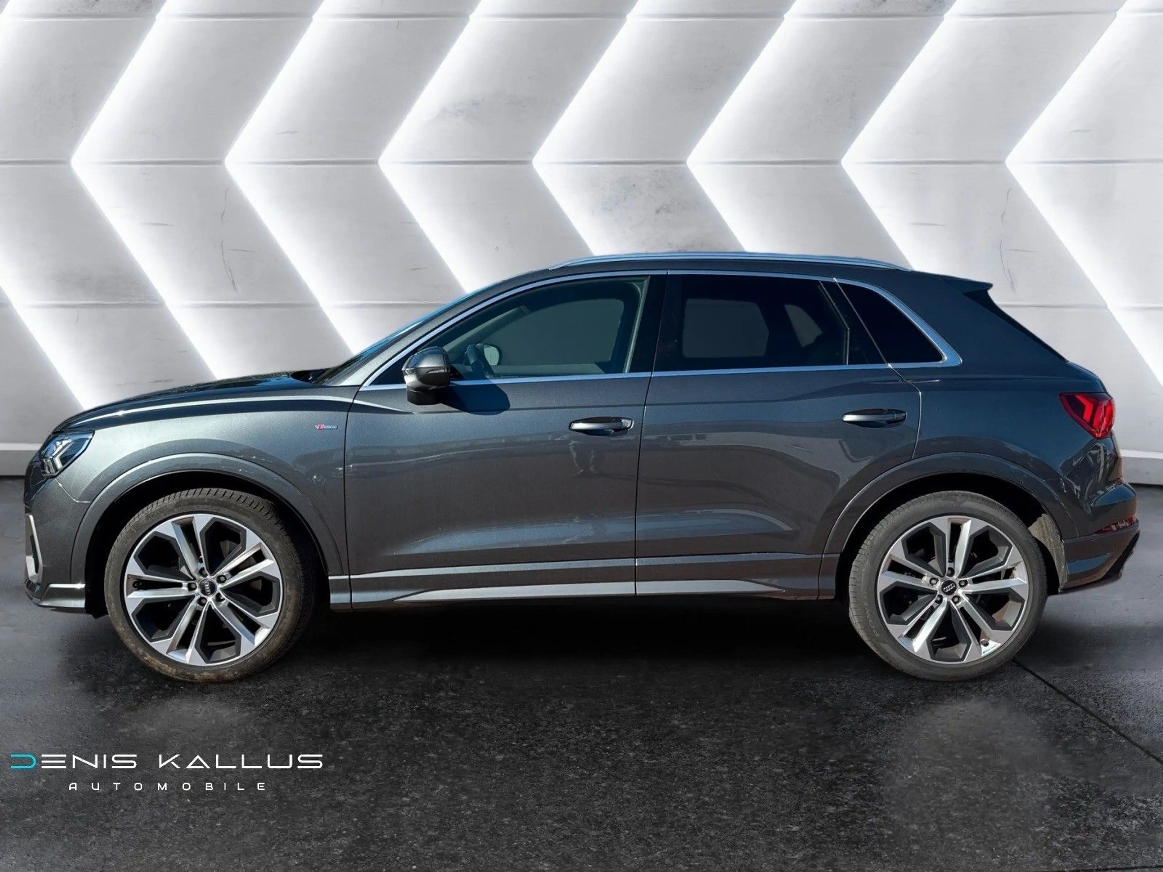 Audi Q3 40TFSI quattro SLine*Autom*Alcantar*AHK*Gepfl — photo 9