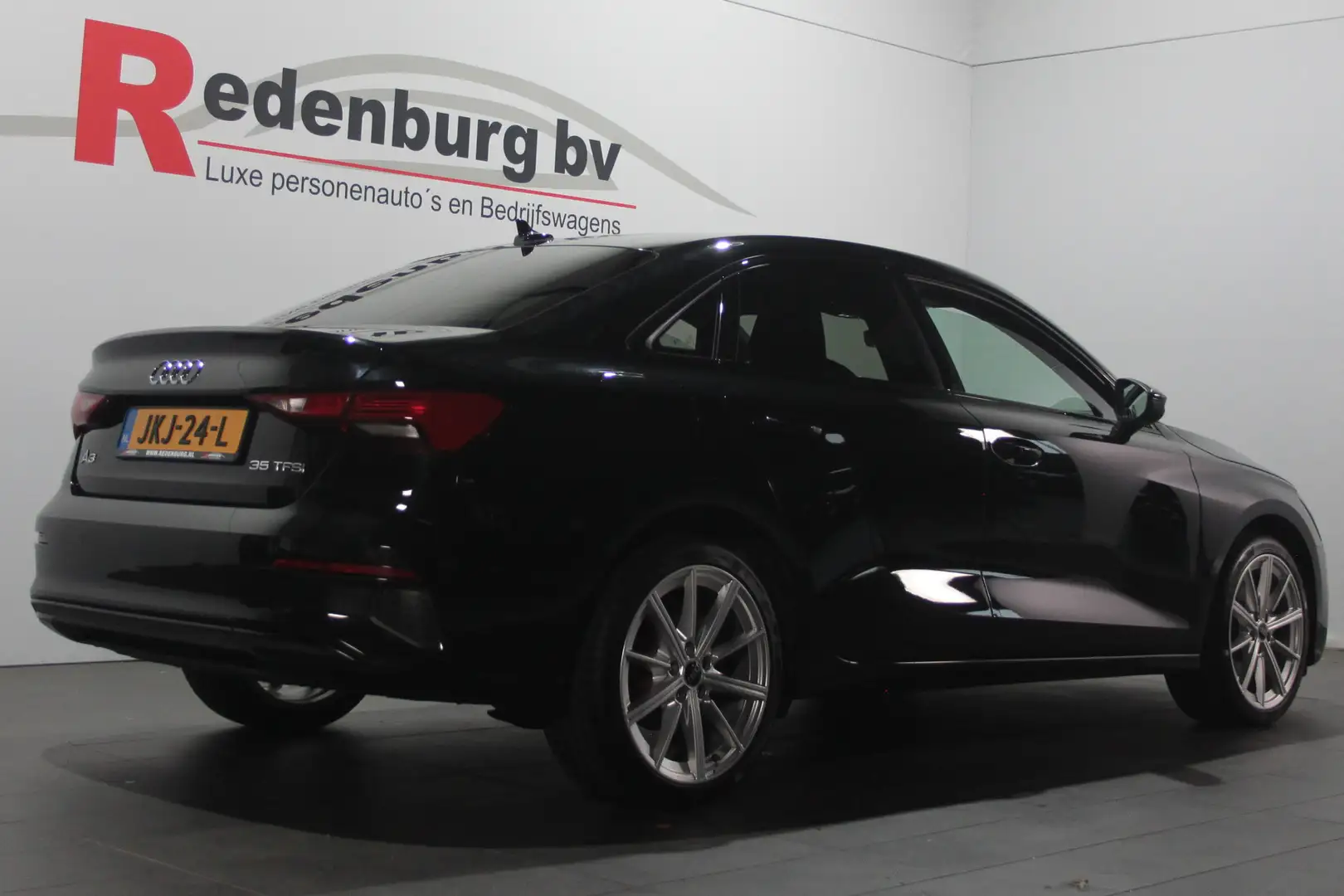 Audi A3 Limousine 35 TFSI - Automaat - Carplay / Lane assi Noir - 2