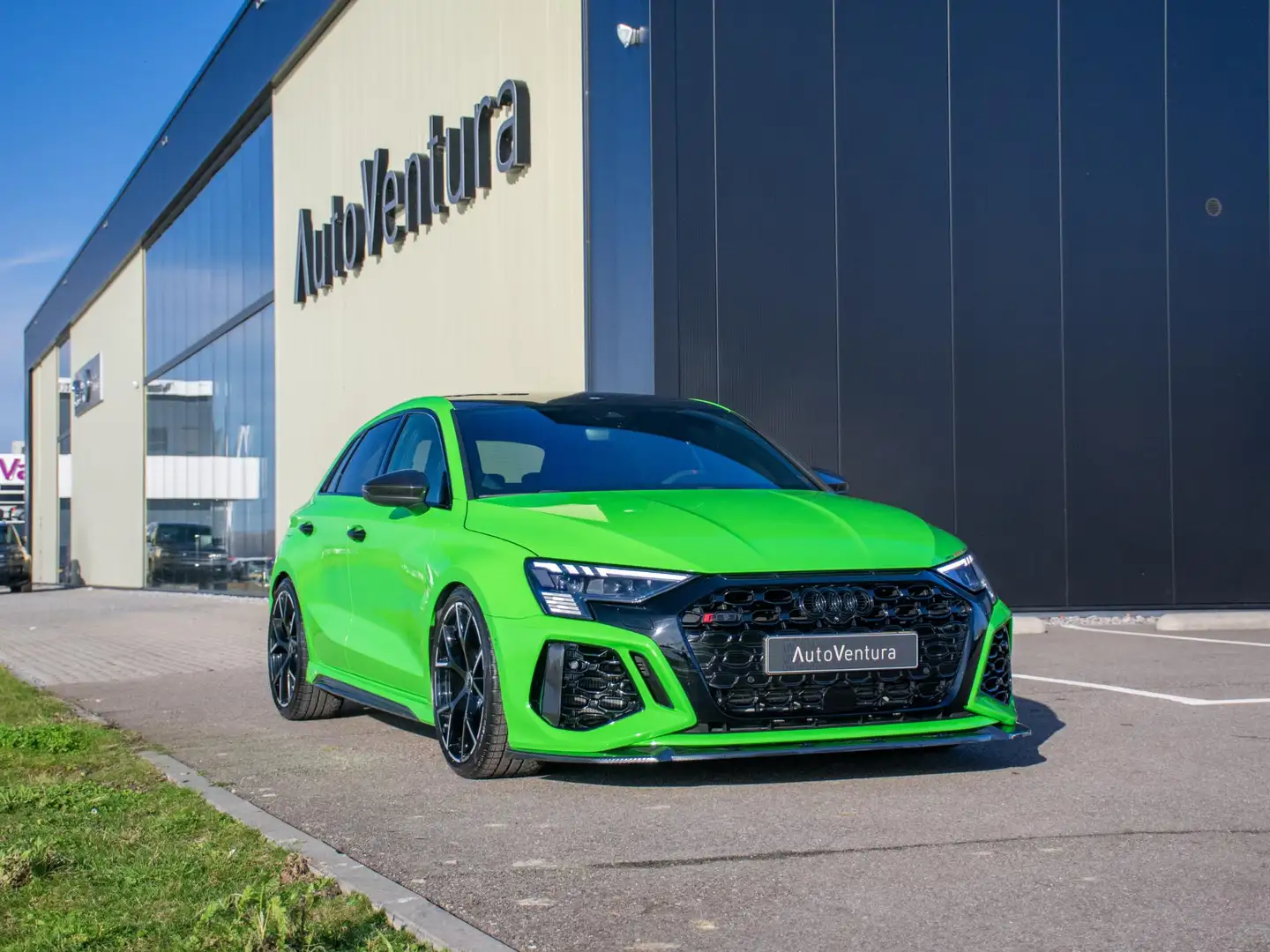 Audi RS3 Sportback 2.5 TFSI quattro | Head-Up | Matrix Led Schwarz - 2