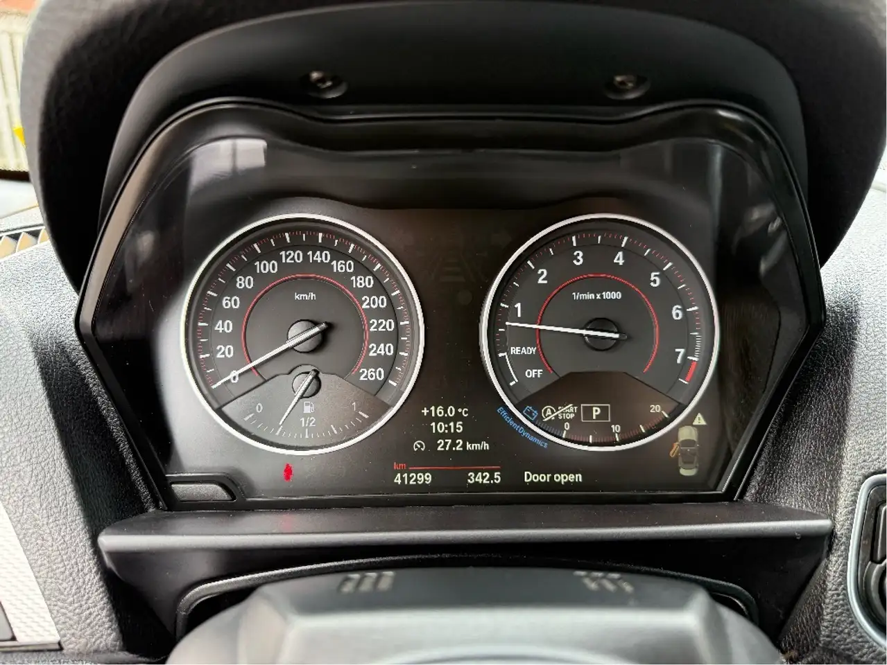 BMW 2 Series снимка BMW 2 Series