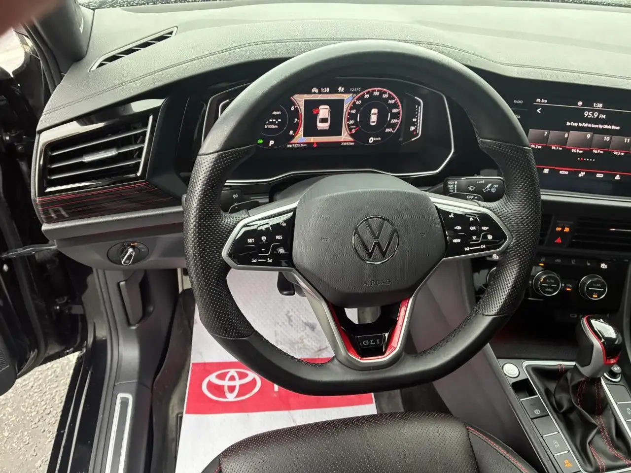 Volkswagen Jetta снимка Volkswagen Jetta