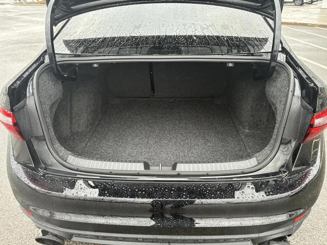 Volkswagen Jetta снимка Volkswagen Jetta