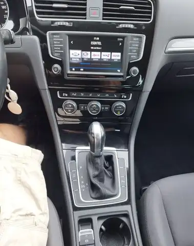 Volkswagen Golf view 8