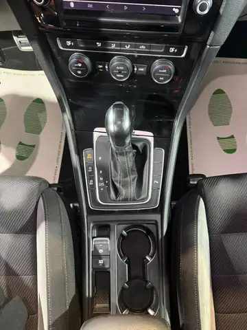 Volkswagen Golf view 8