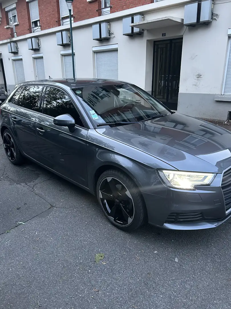 Audi A3 SportBack 2.0 TDI Design Edition S-Tronic A - 2