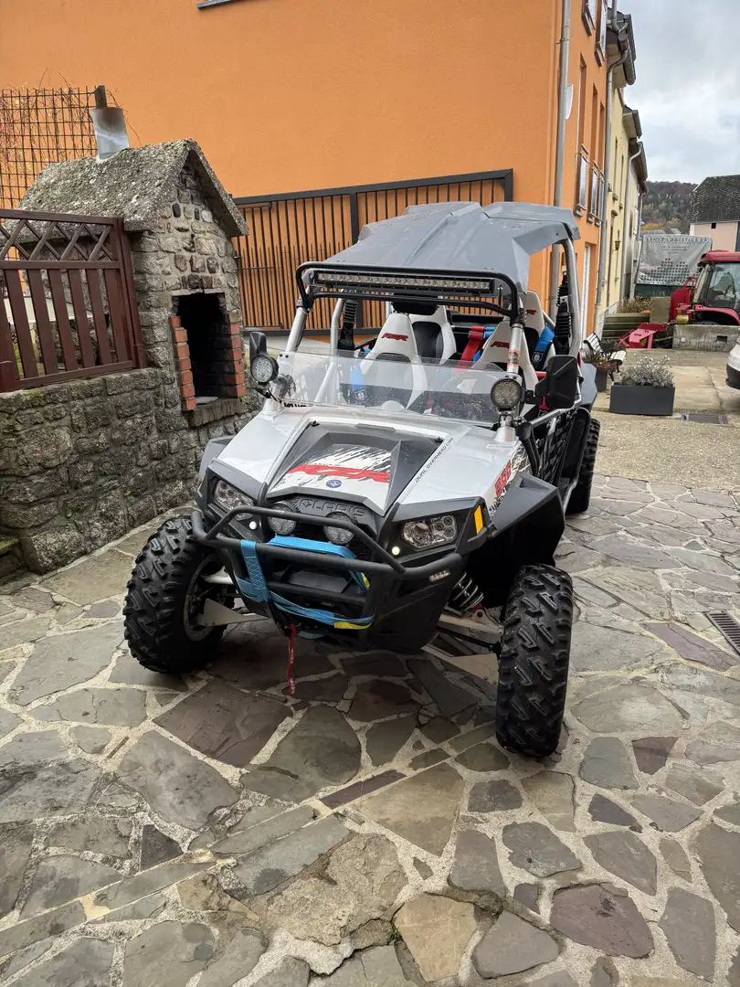 Polaris RZR 900 - 1
