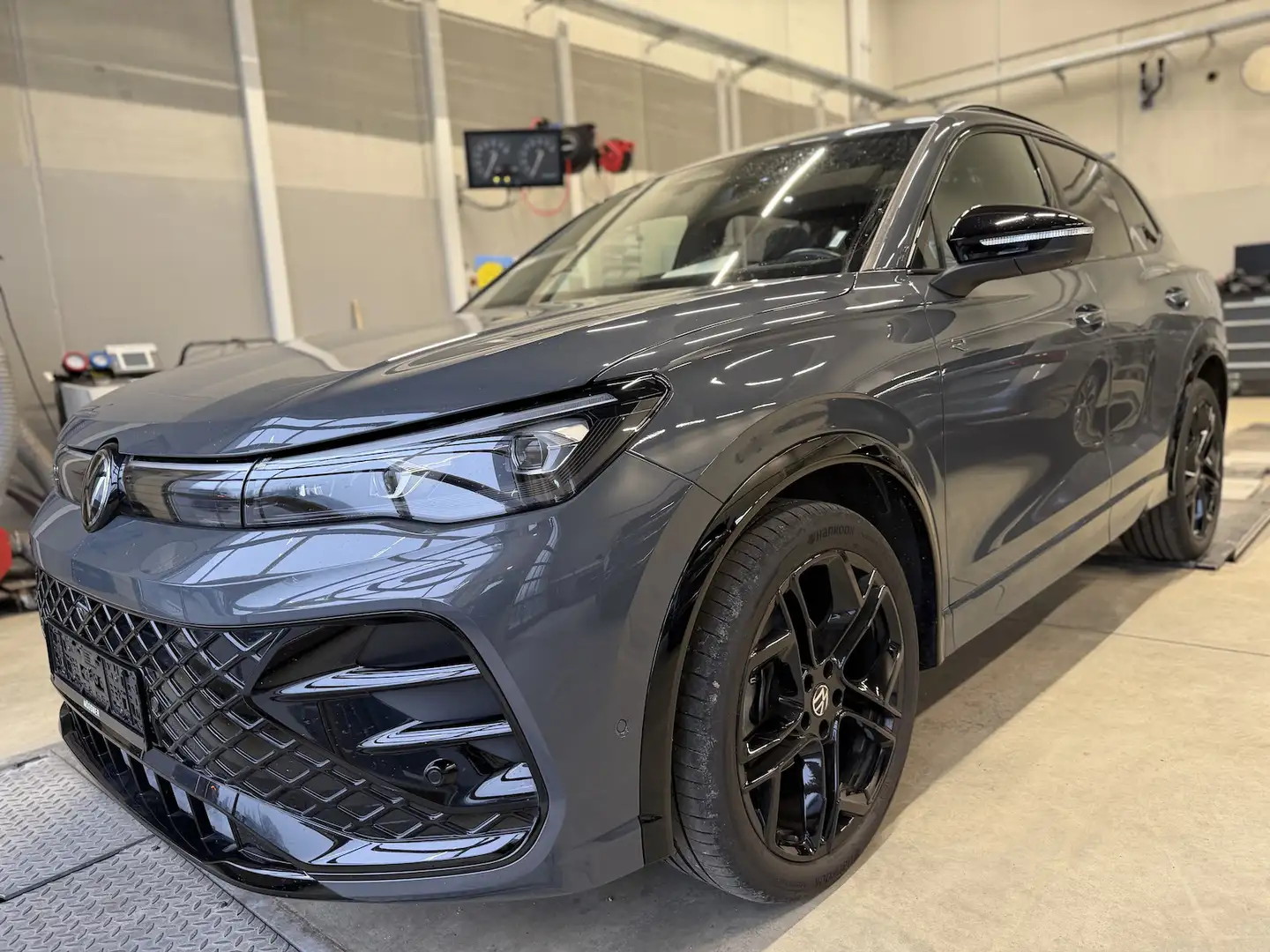 Volkswagen Tiguan 1.5eTSI DSG R-Line Disc.Pro Max 20´´ IQ Gris - 1