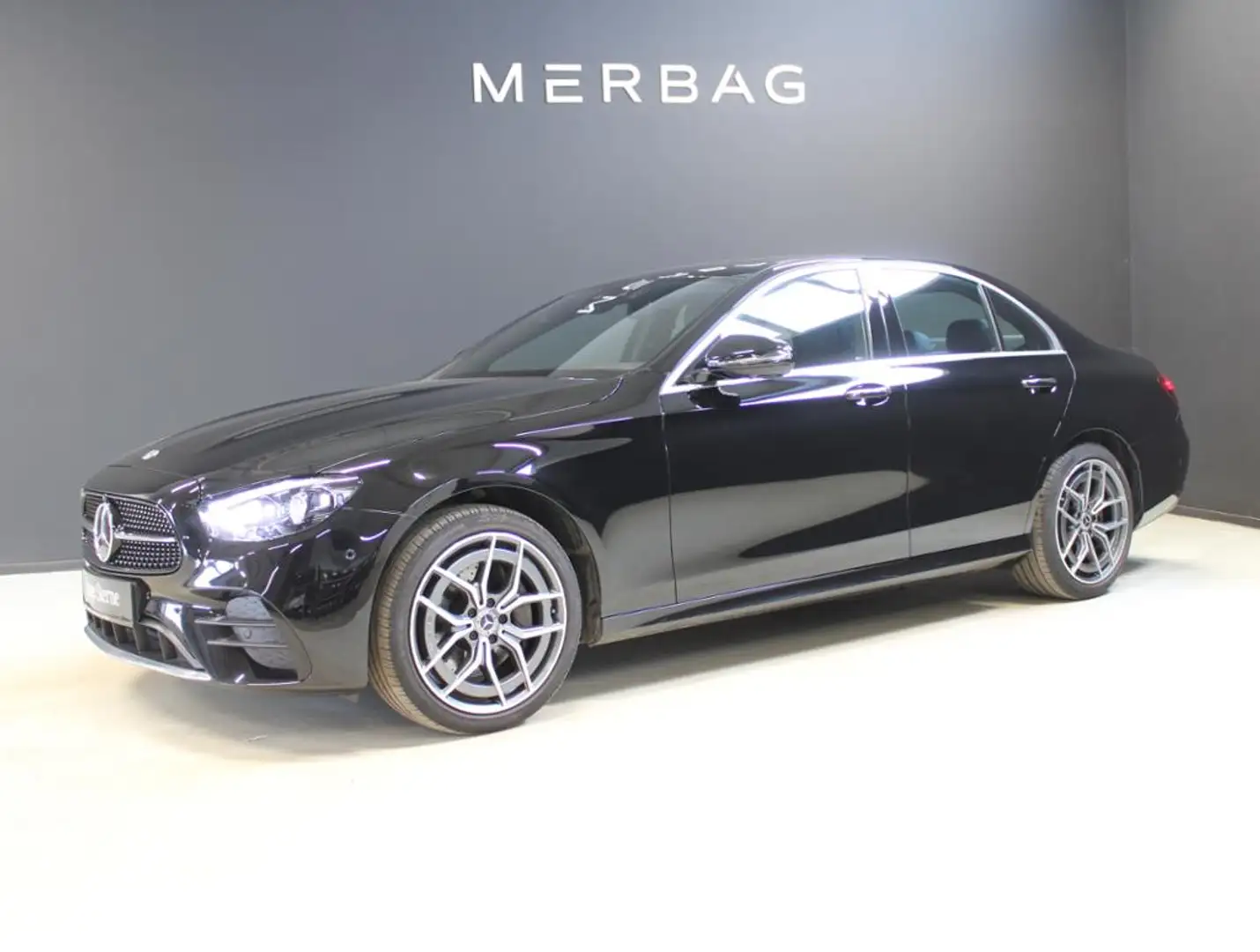 Mercedes-Benz E 220 d  *AMG Ext Distronic Head Wide Multibeam Schwarz - 2