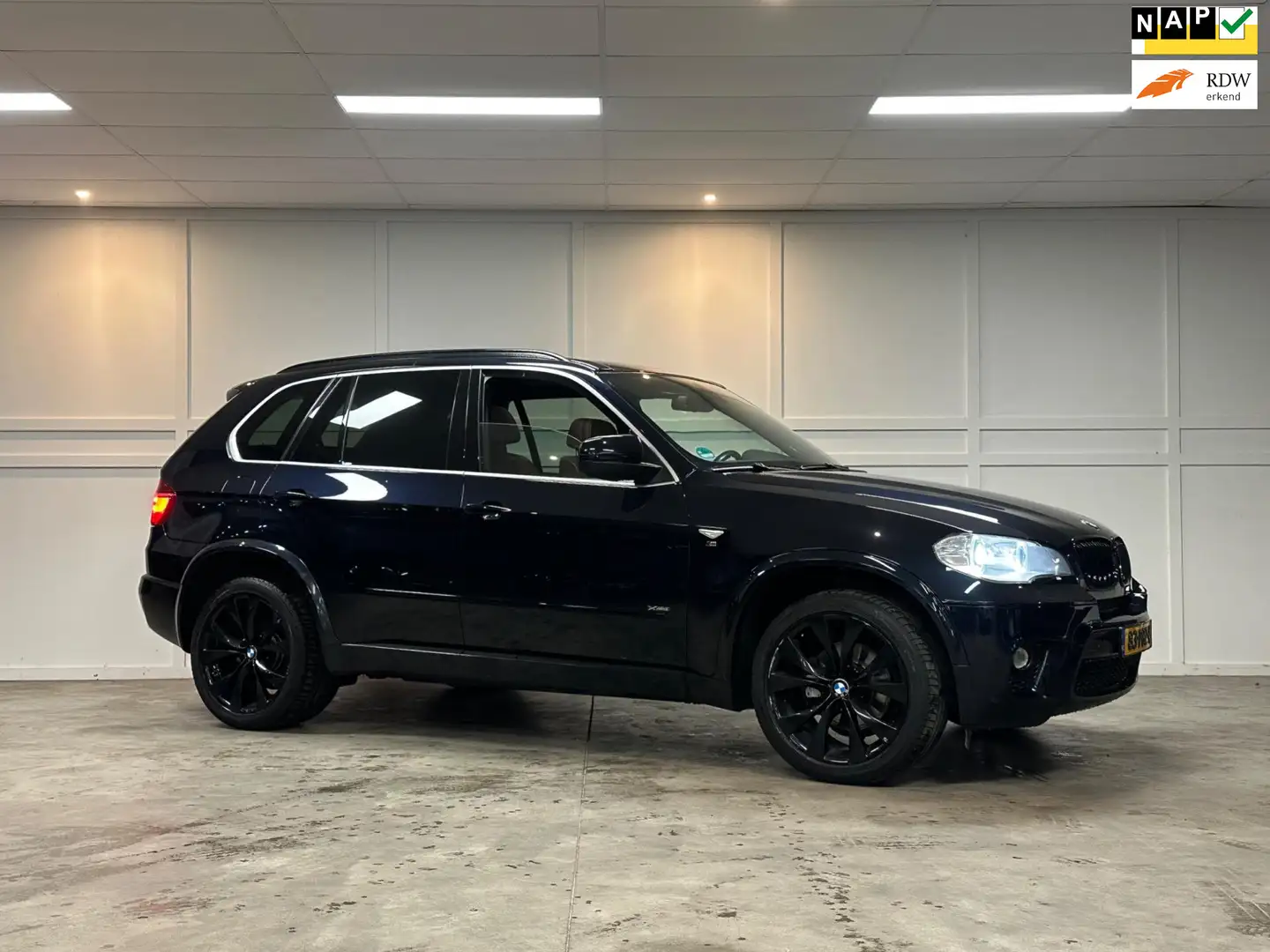 BMW X5 XDrive30d High Executive Zwart - 1