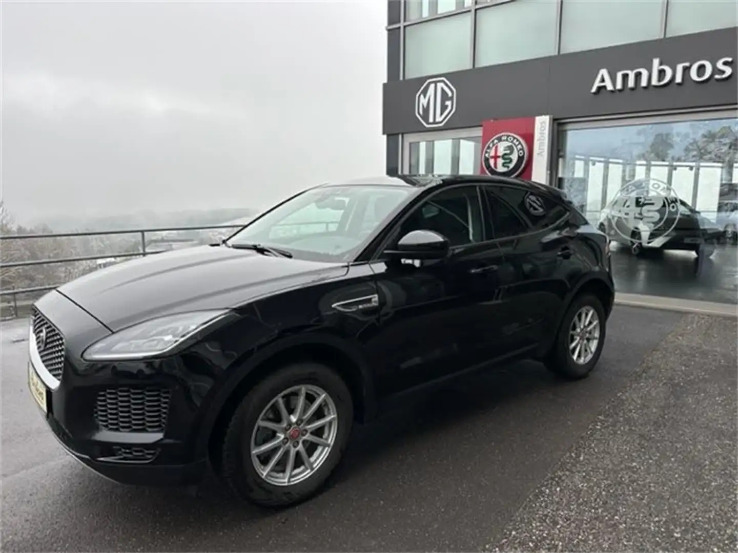 Jaguar E-Pace 2,0D 150PS AWD Aut. Schwarz - 1