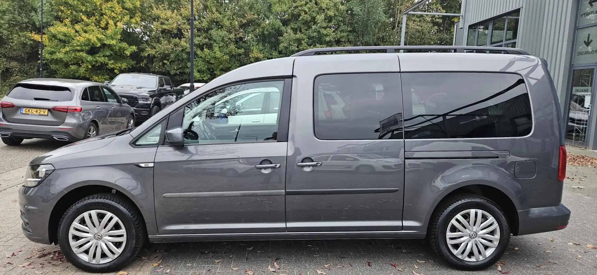 Volkswagen Caddy Maxi 1.4 TSI 125PK Climate Cruise Carplay® Trekhaa Grijs - 2