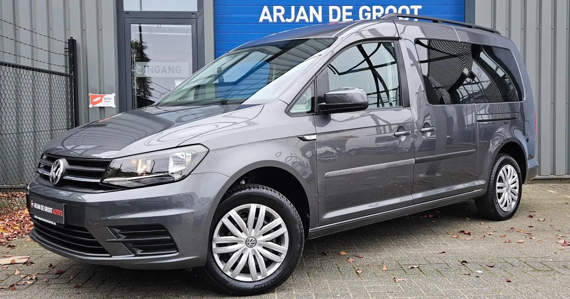 Volkswagen Caddy Maxi 1.4 TSI 125PK Climate Cruise Carplay® Trekhaa Grijs - 1