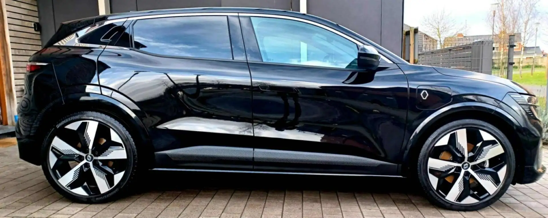 Renault Megane E-Tech - 1