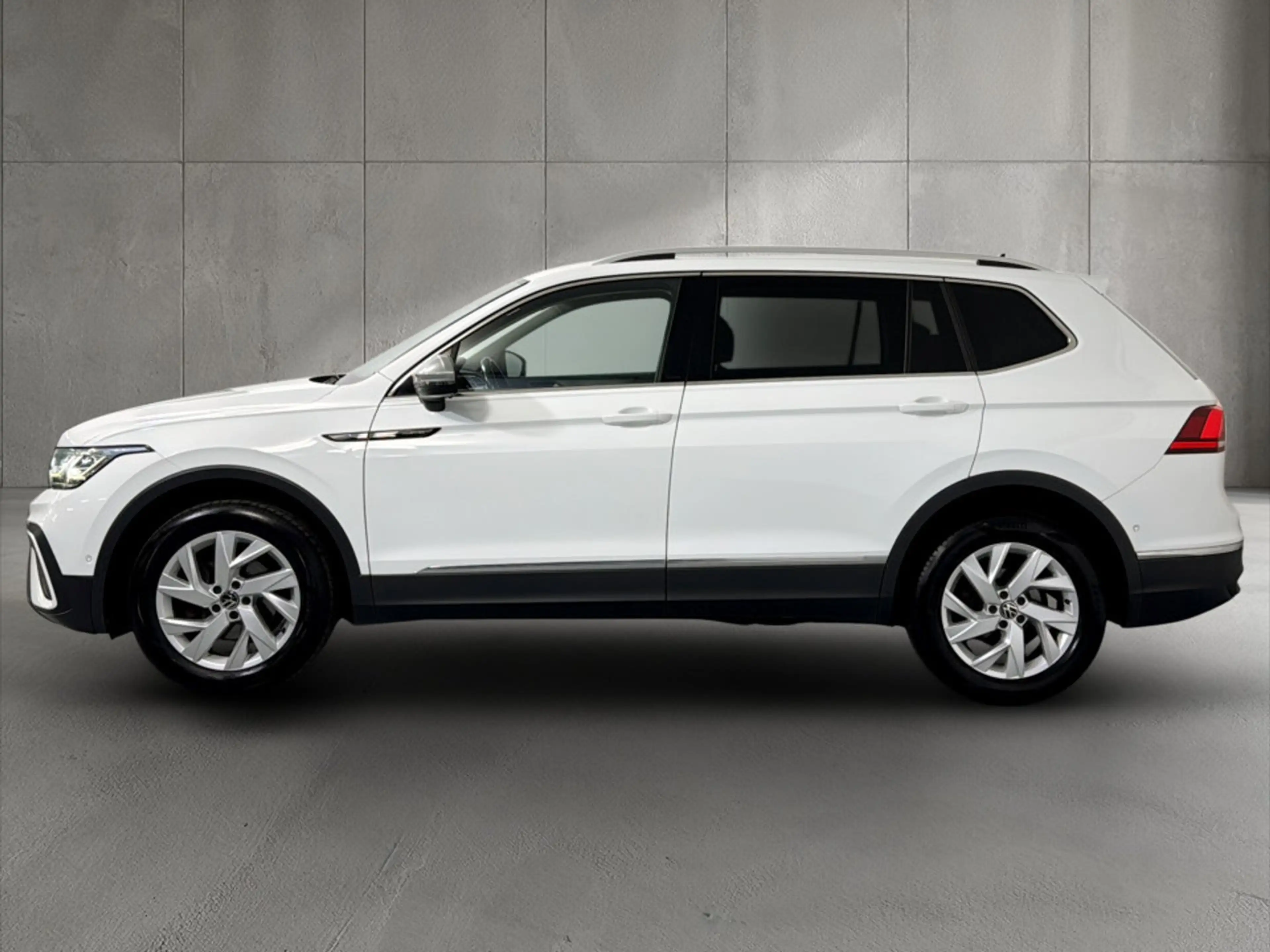 Volkswagen Tiguan Allspace Life TDI DSG — photo 3