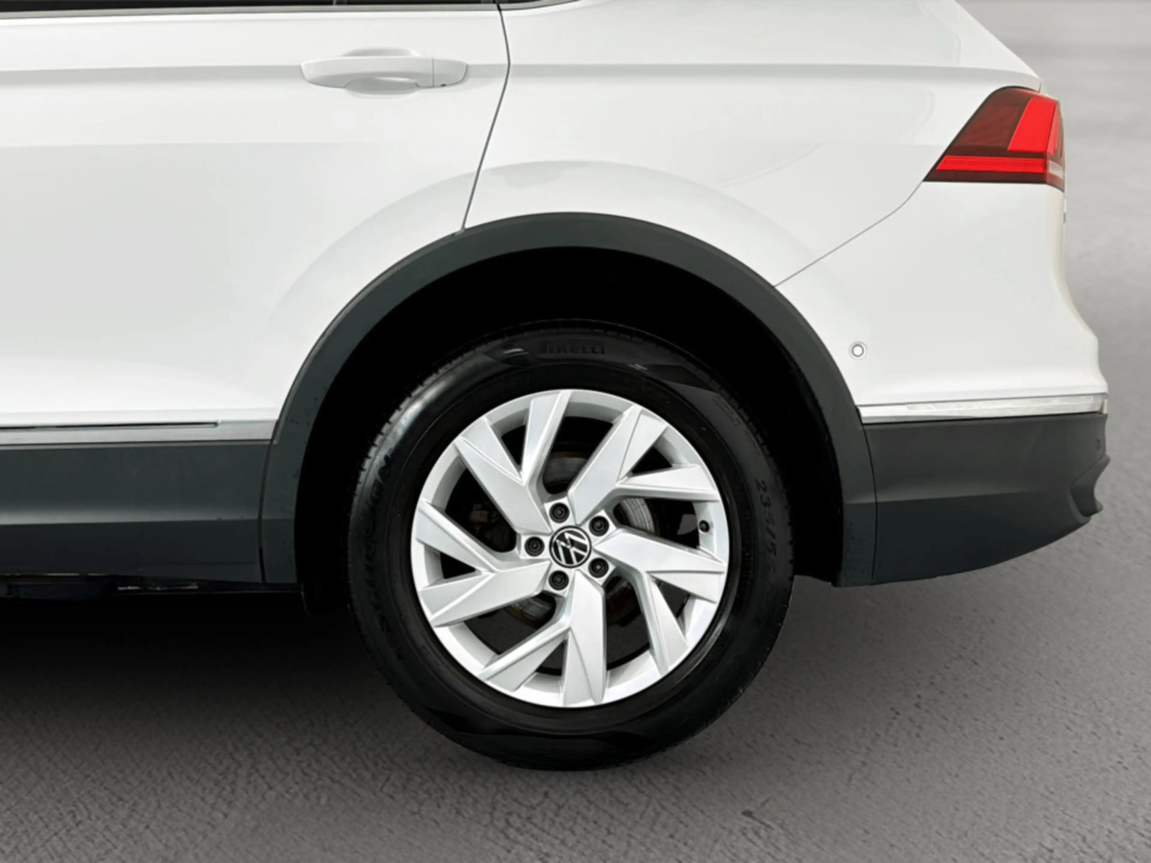 Volkswagen Tiguan Allspace Life TDI DSG — photo 6