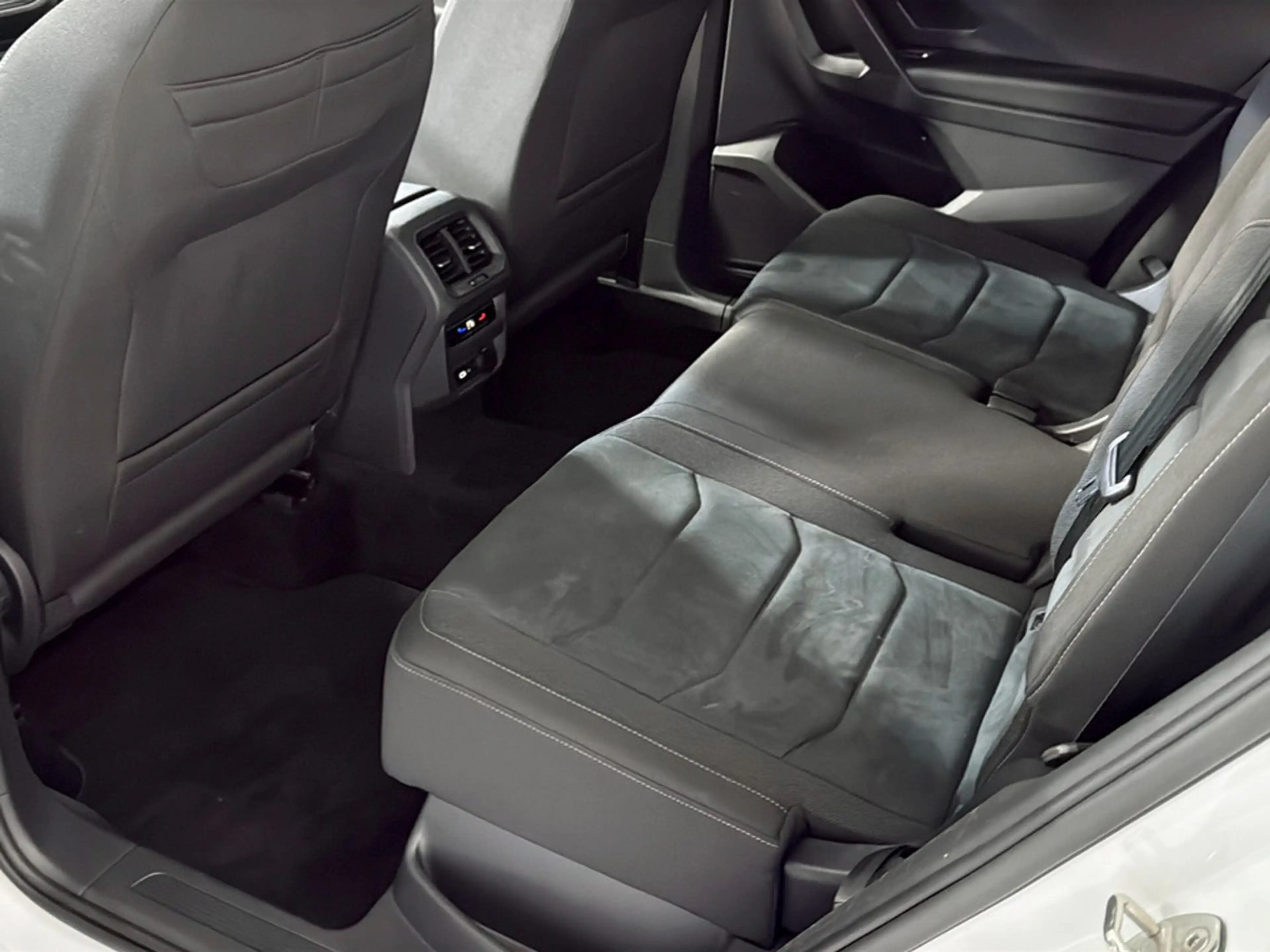 Volkswagen Tiguan Allspace Life TDI DSG — photo 11