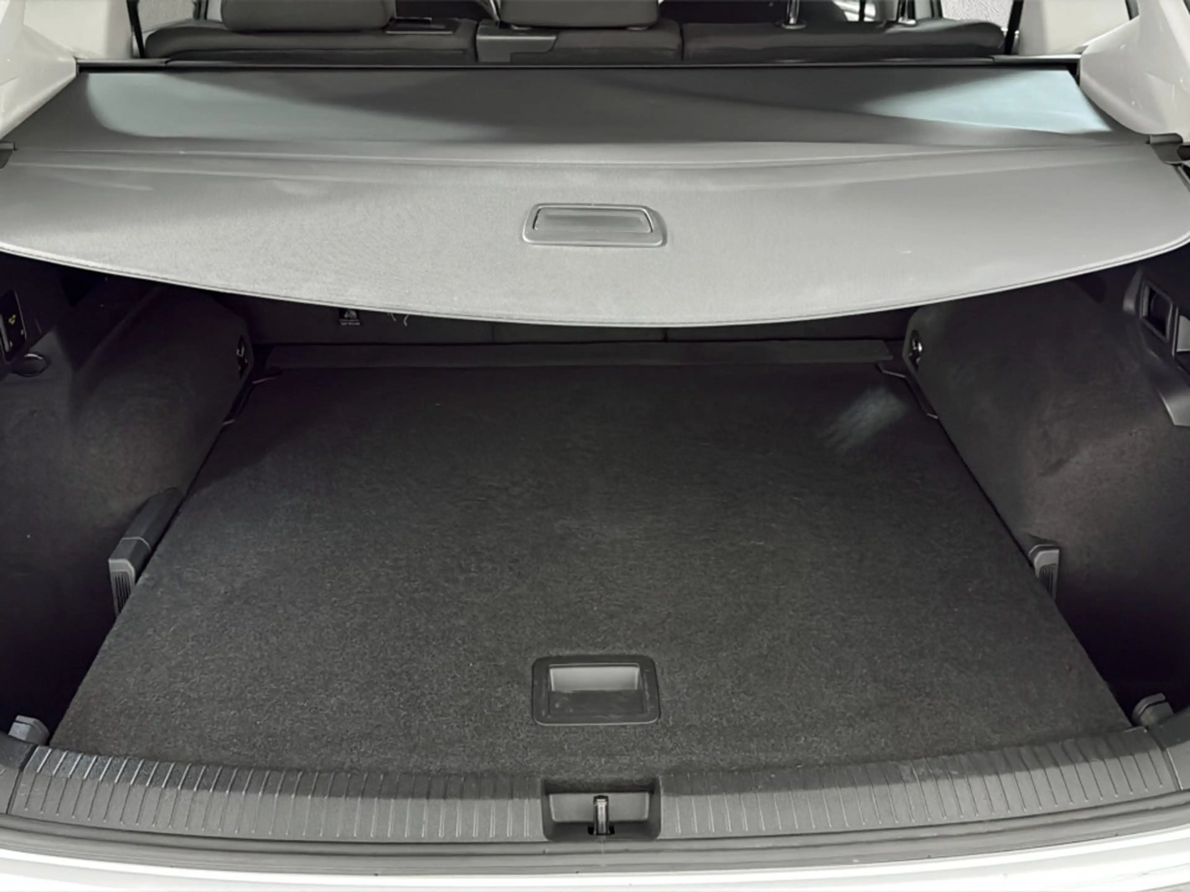 Volkswagen Tiguan Allspace Life TDI DSG — photo 19