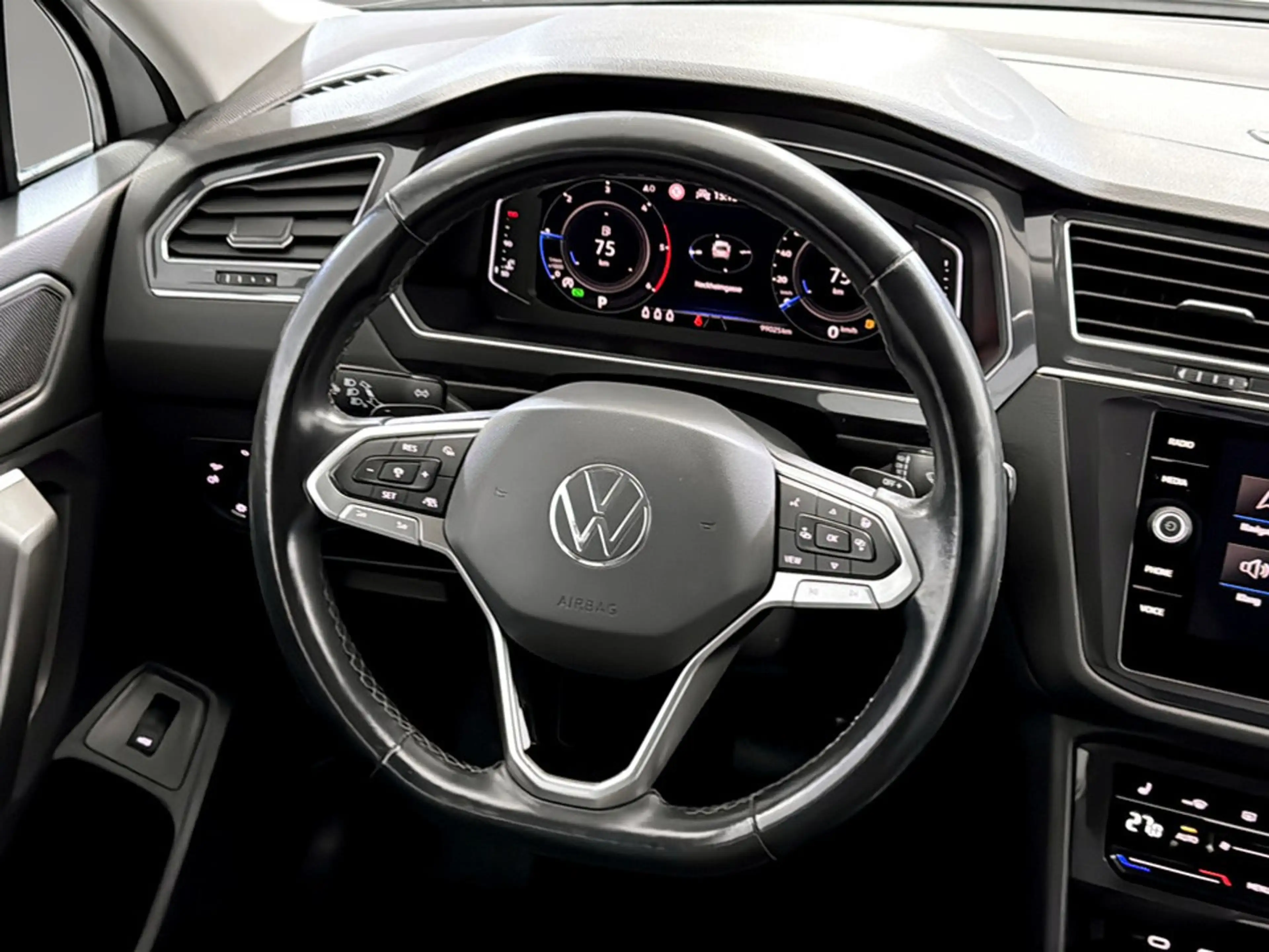 Volkswagen Tiguan Allspace Life TDI DSG — photo 9
