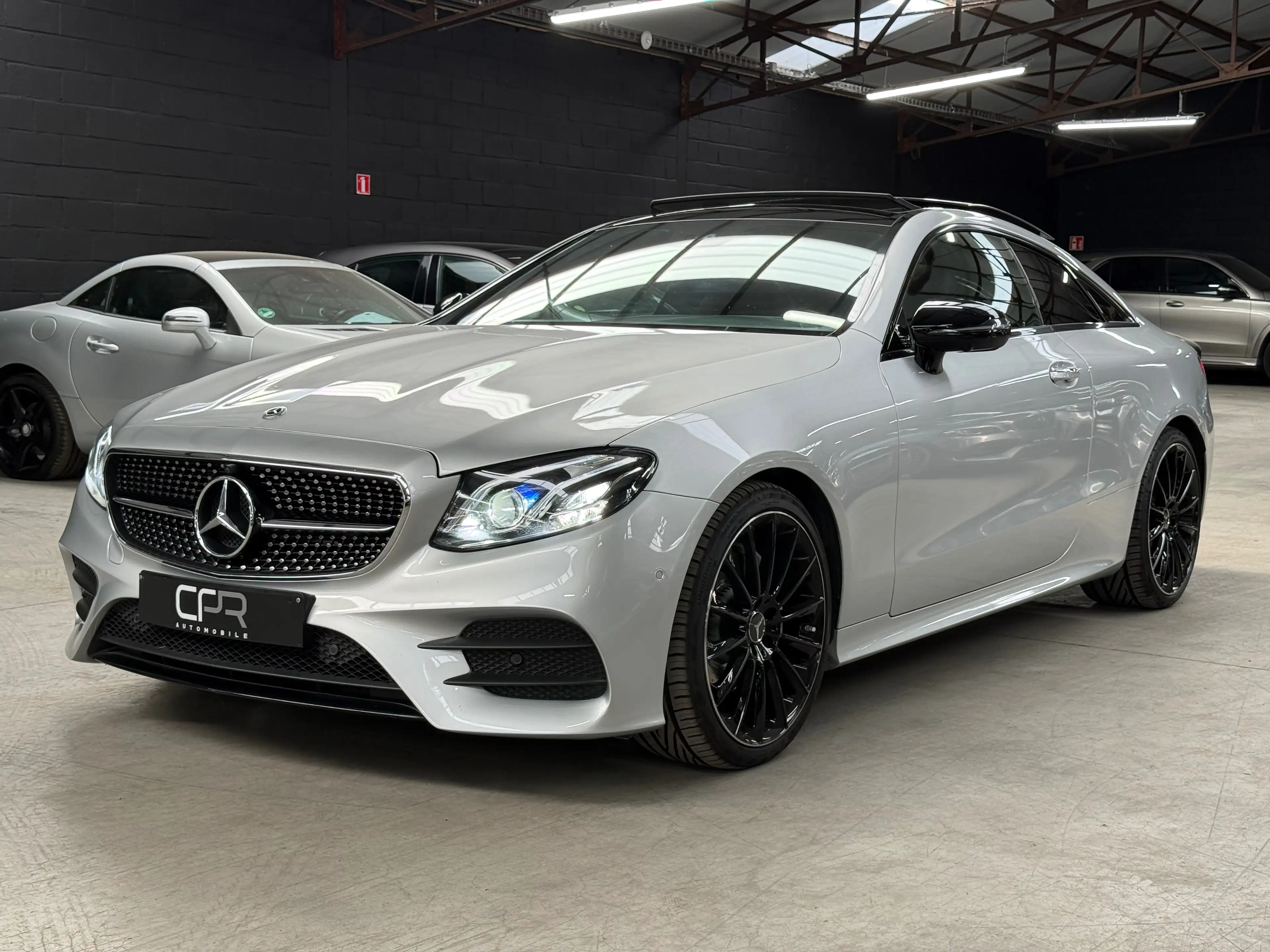 Mercedes-Benz E 220 d * PACK AMG * PANO * BURMESTER * CAMERA 360 * KEYLESS * CARNET * GARANTIE