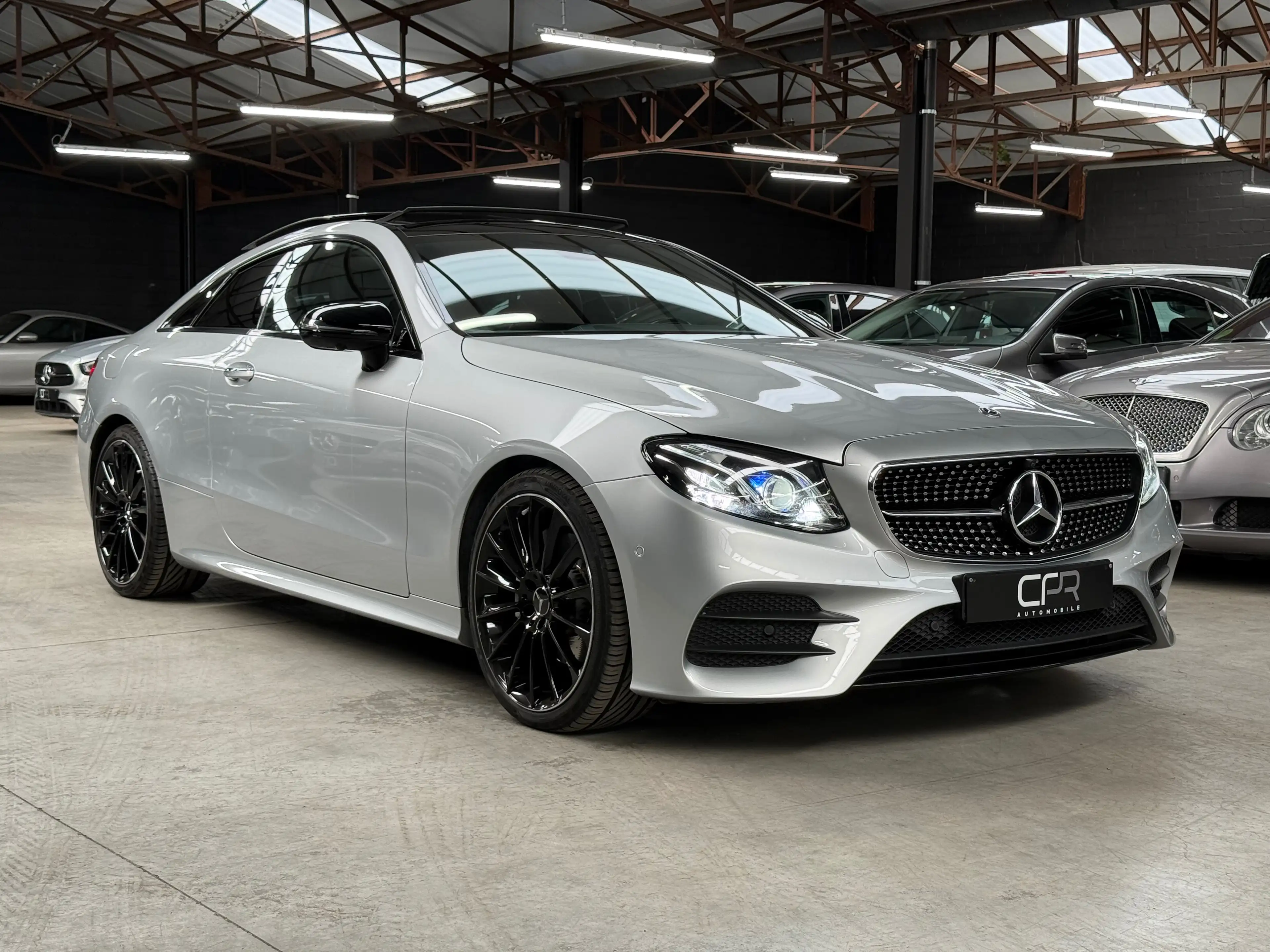 Mercedes-Benz E 220 d * PACK AMG * PANO * BURMESTER * CAMERA 360 * KEYLESS * CARNET * GARANTIE — photo 3