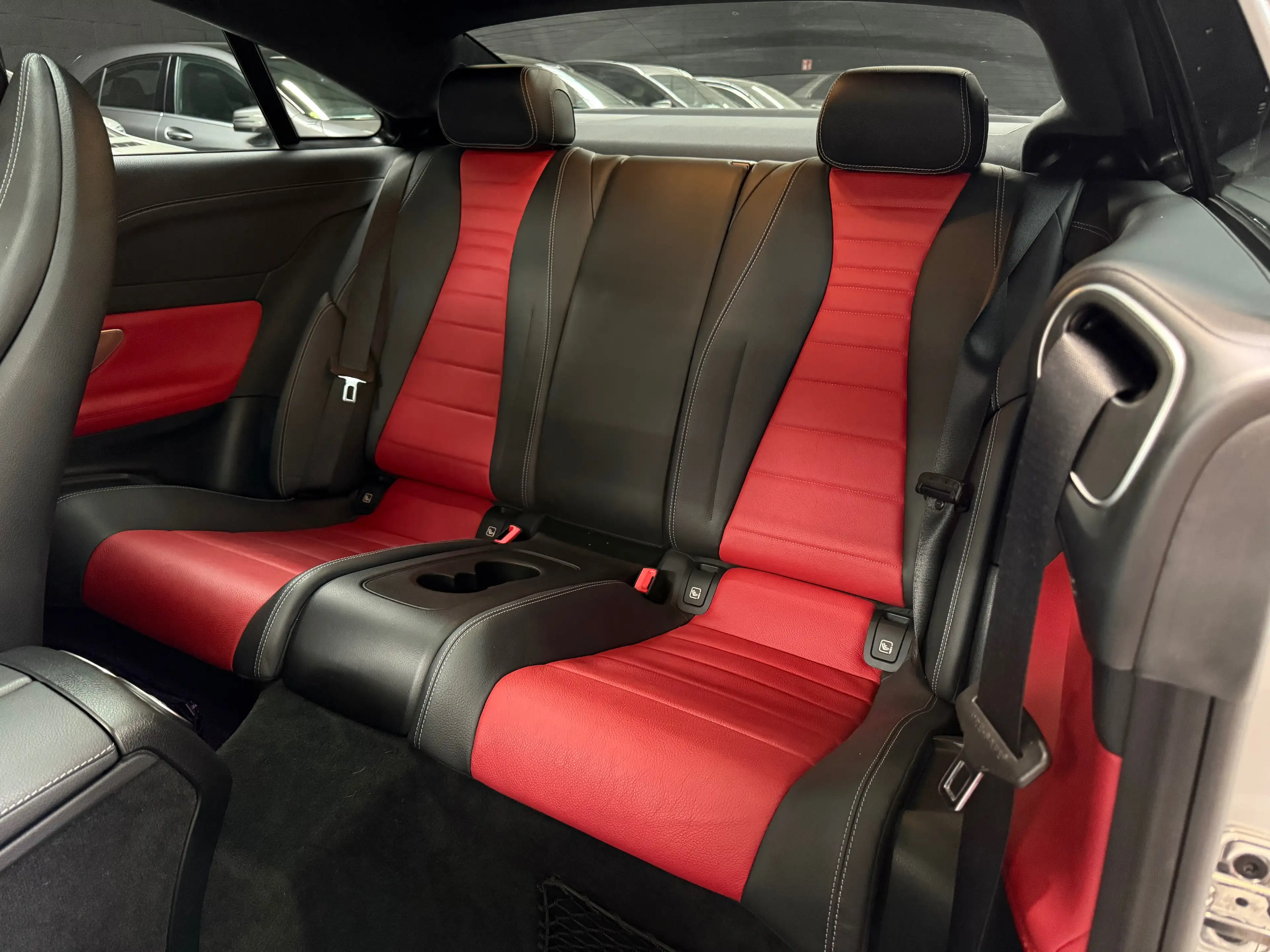 Mercedes-Benz E 220 d * PACK AMG * PANO * BURMESTER * CAMERA 360 * KEYLESS * CARNET * GARANTIE — photo 10