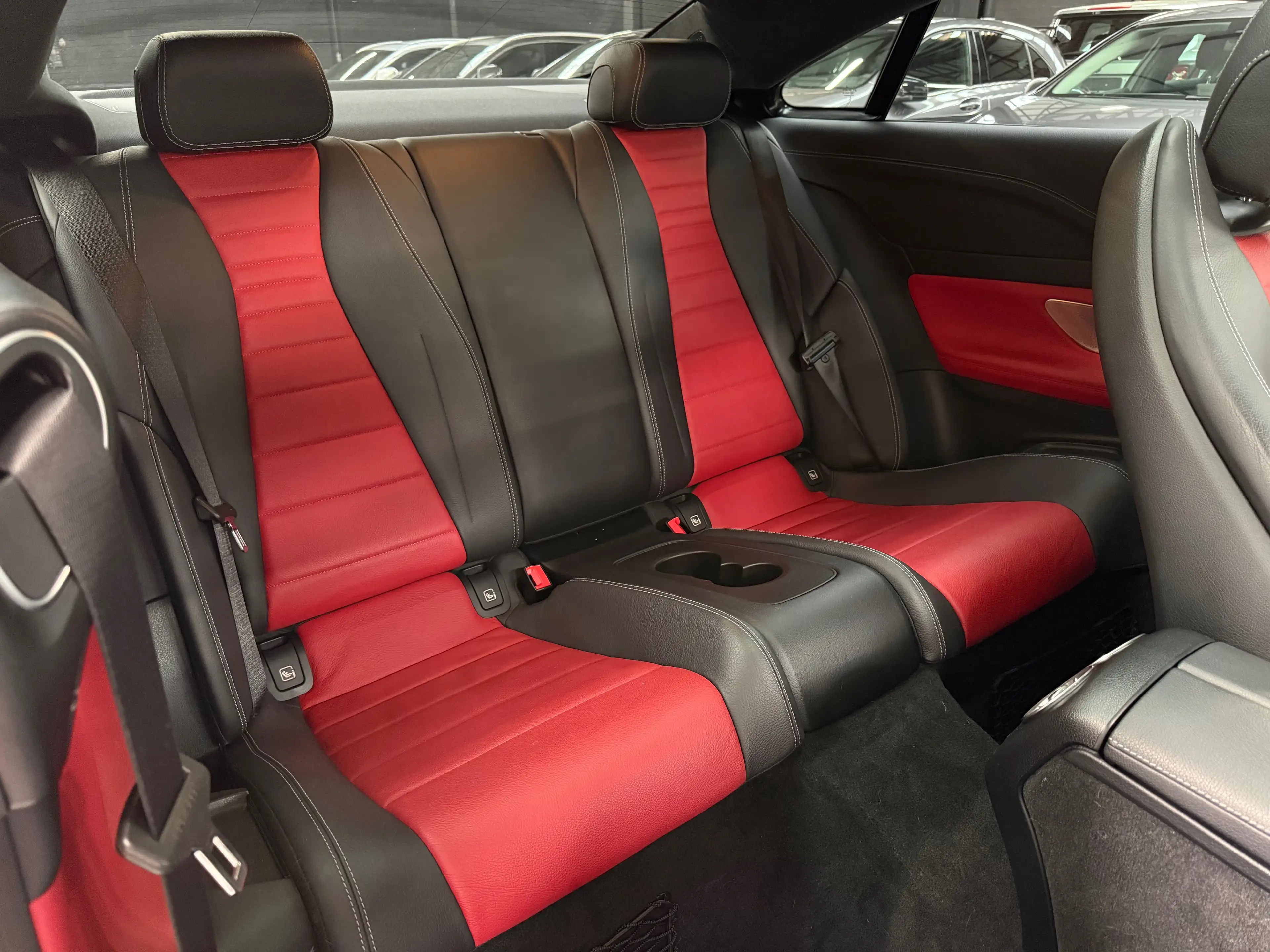 Mercedes-Benz E 220 d * PACK AMG * PANO * BURMESTER * CAMERA 360 * KEYLESS * CARNET * GARANTIE — photo 13
