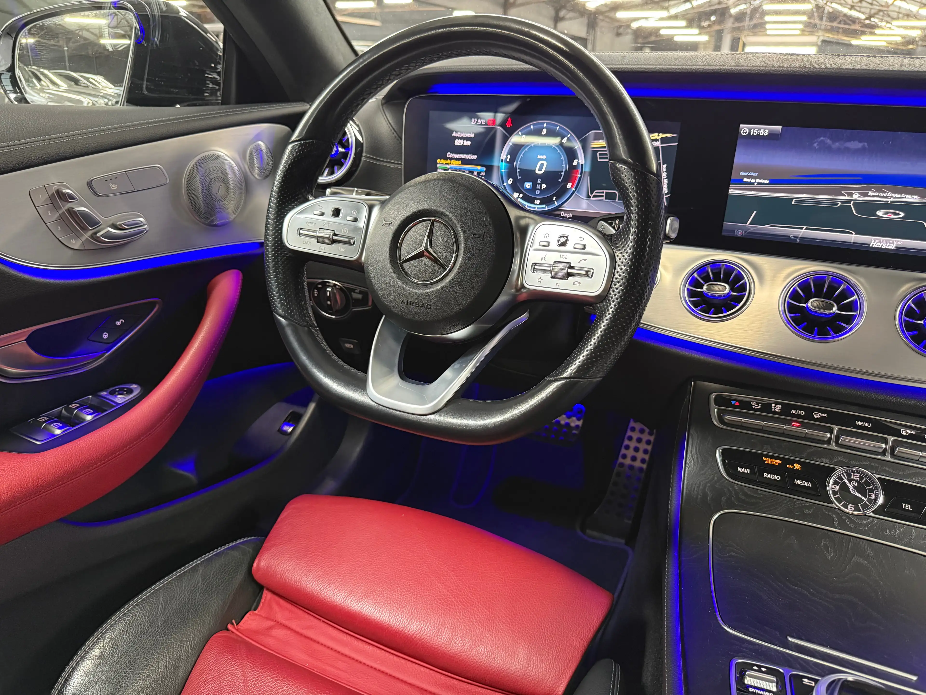Mercedes-Benz E 220 d * PACK AMG * PANO * BURMESTER * CAMERA 360 * KEYLESS * CARNET * GARANTIE — photo 12
