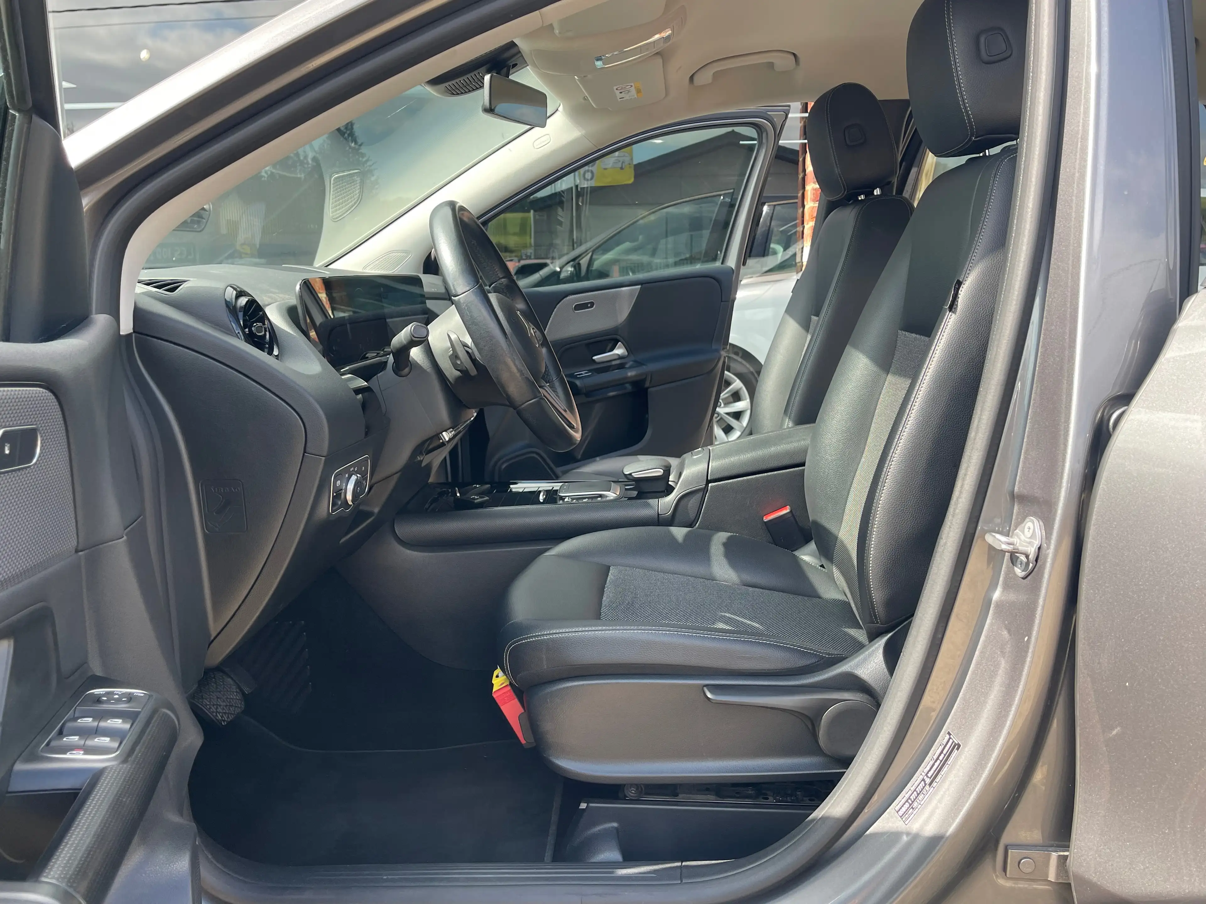 Mercedes-Benz B 180 d Business Solution*BOITE AUTO*GARANTIE 1AN — photo 10