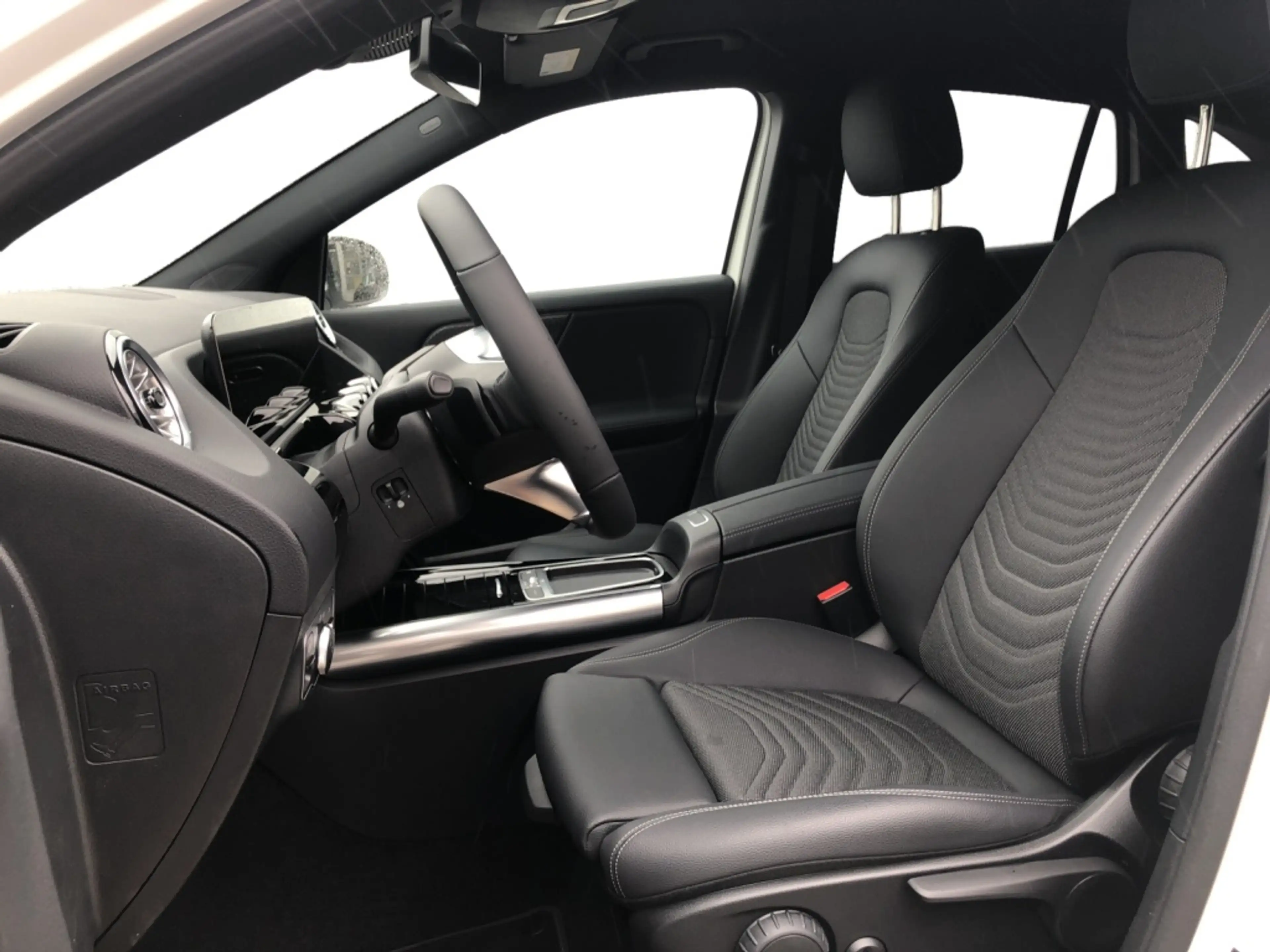 Mercedes-Benz GLA 200 MBUX+Progressive+MBeam+AHK+Wide+360+Cam — photo 9