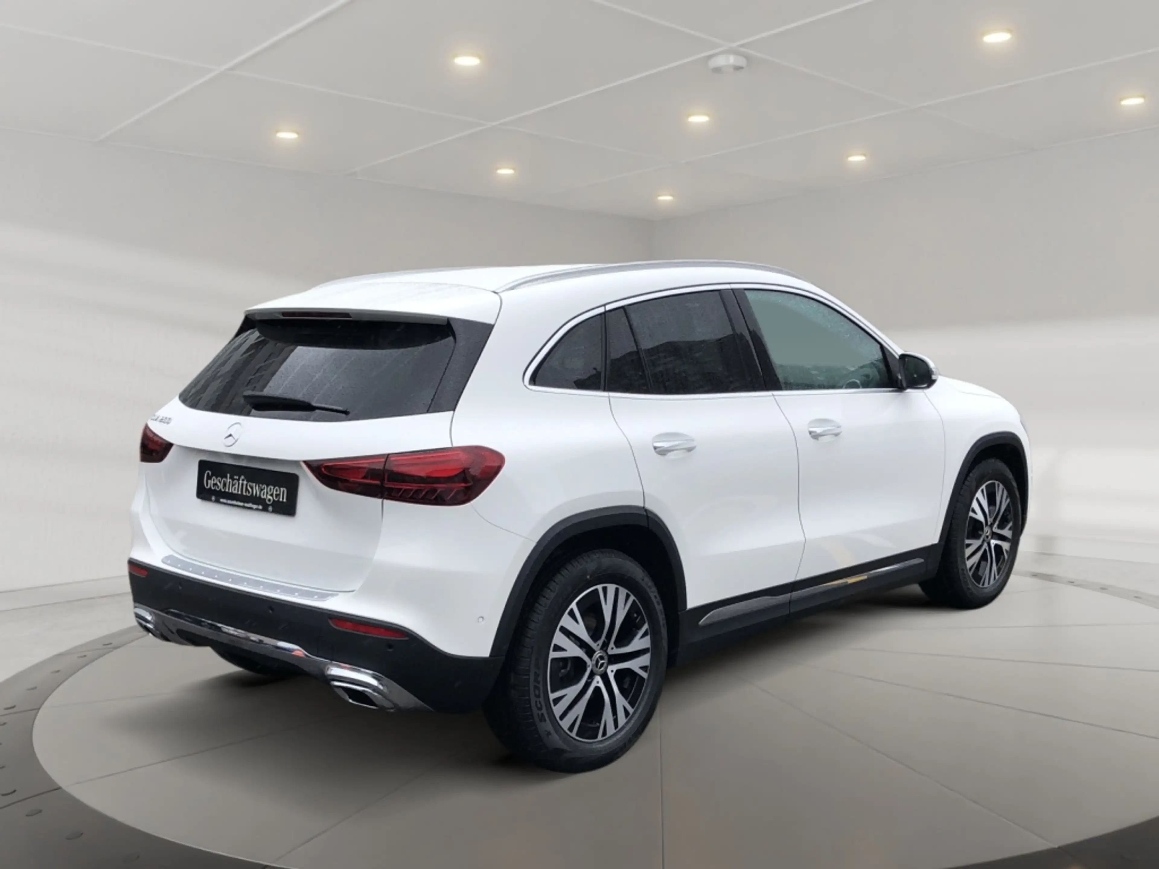 Mercedes-Benz GLA 200 MBUX+Progressive+MBeam+AHK+Wide+360+Cam — photo 4