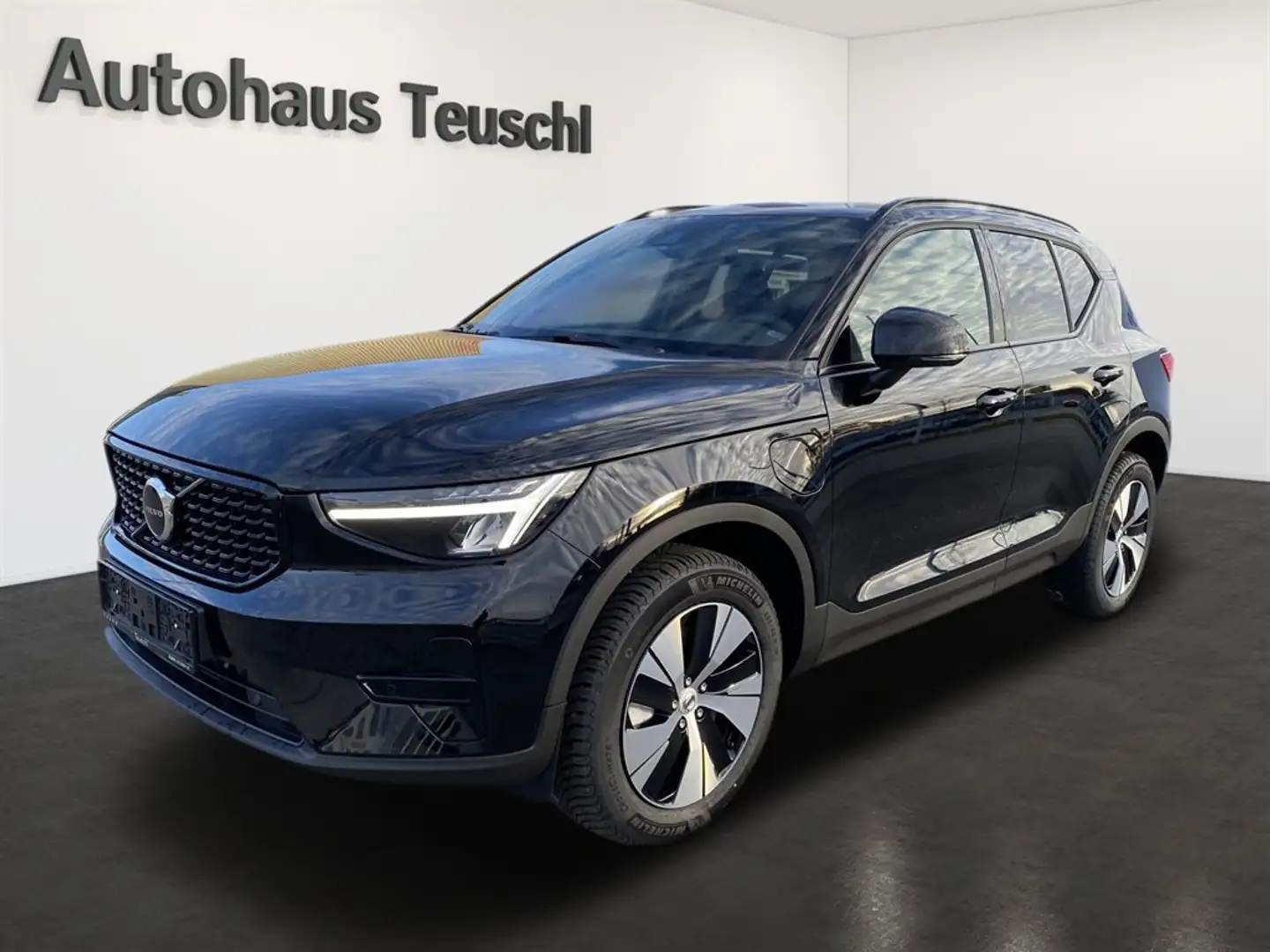 Volvo XC40 Recharge Plus, T4 Plug-in Hybrid, Elektrisch/ Schwarz - 1