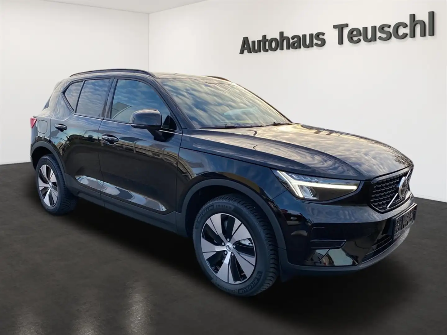 Volvo XC40 Recharge Plus, T4 Plug-in Hybrid, Elektrisch/ Schwarz - 2