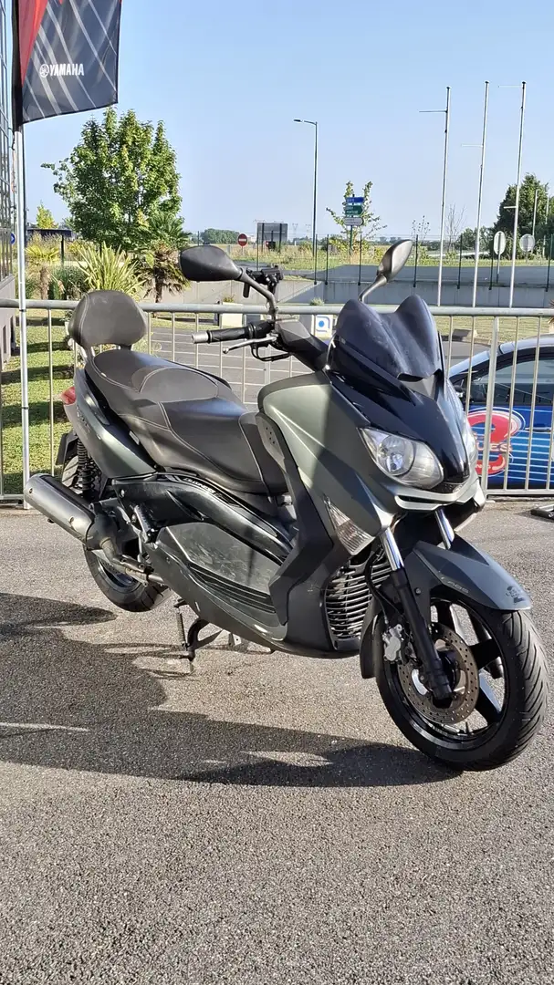 Yamaha X-Max 125 Šedá - 1