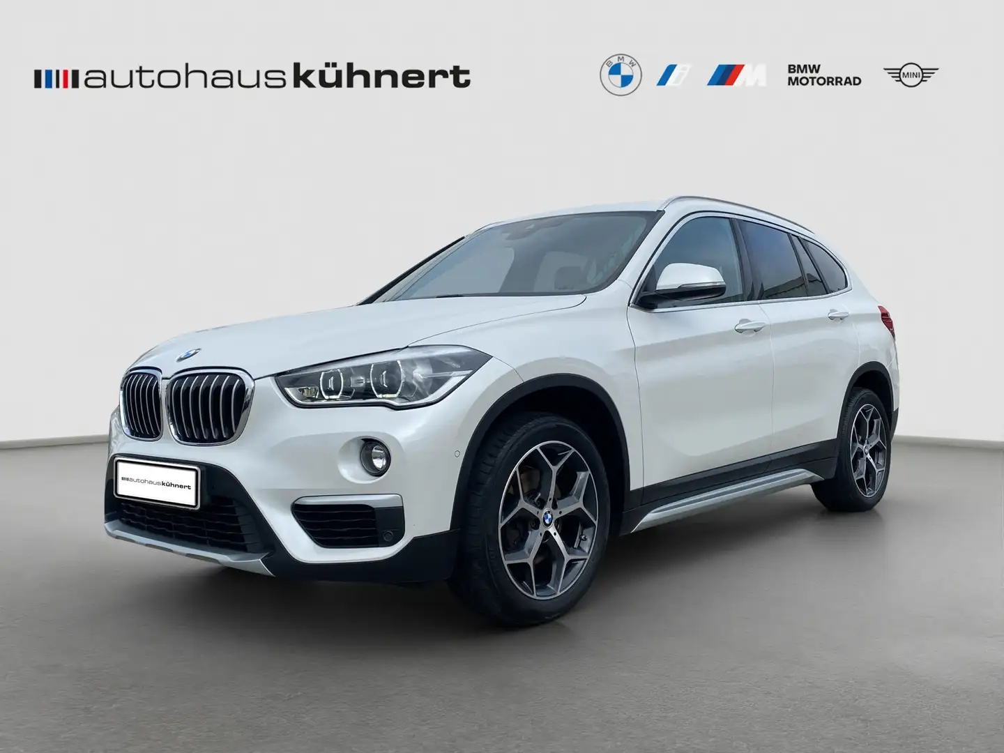 BMW X1 xDrive18d xLine LED PanoSD AHK HUD HiFi Navi RFK Blanc - 1