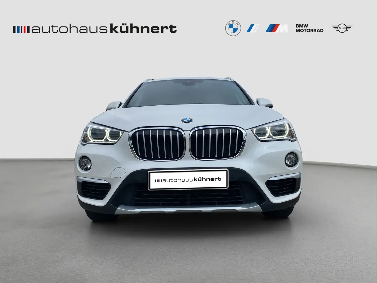BMW X1 xDrive18d xLine LED PanoSD AHK HUD HiFi Navi RFK Blanc - 2