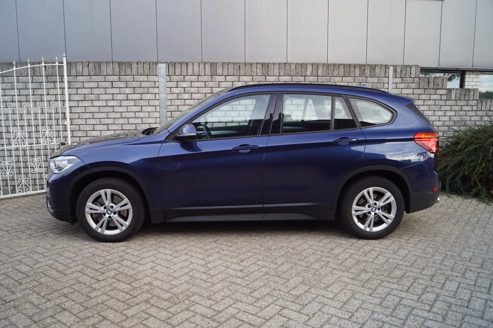 BMW X1 SDrive20i Executive Autom Navi Clima Cruise LED Ko Bleu - 2