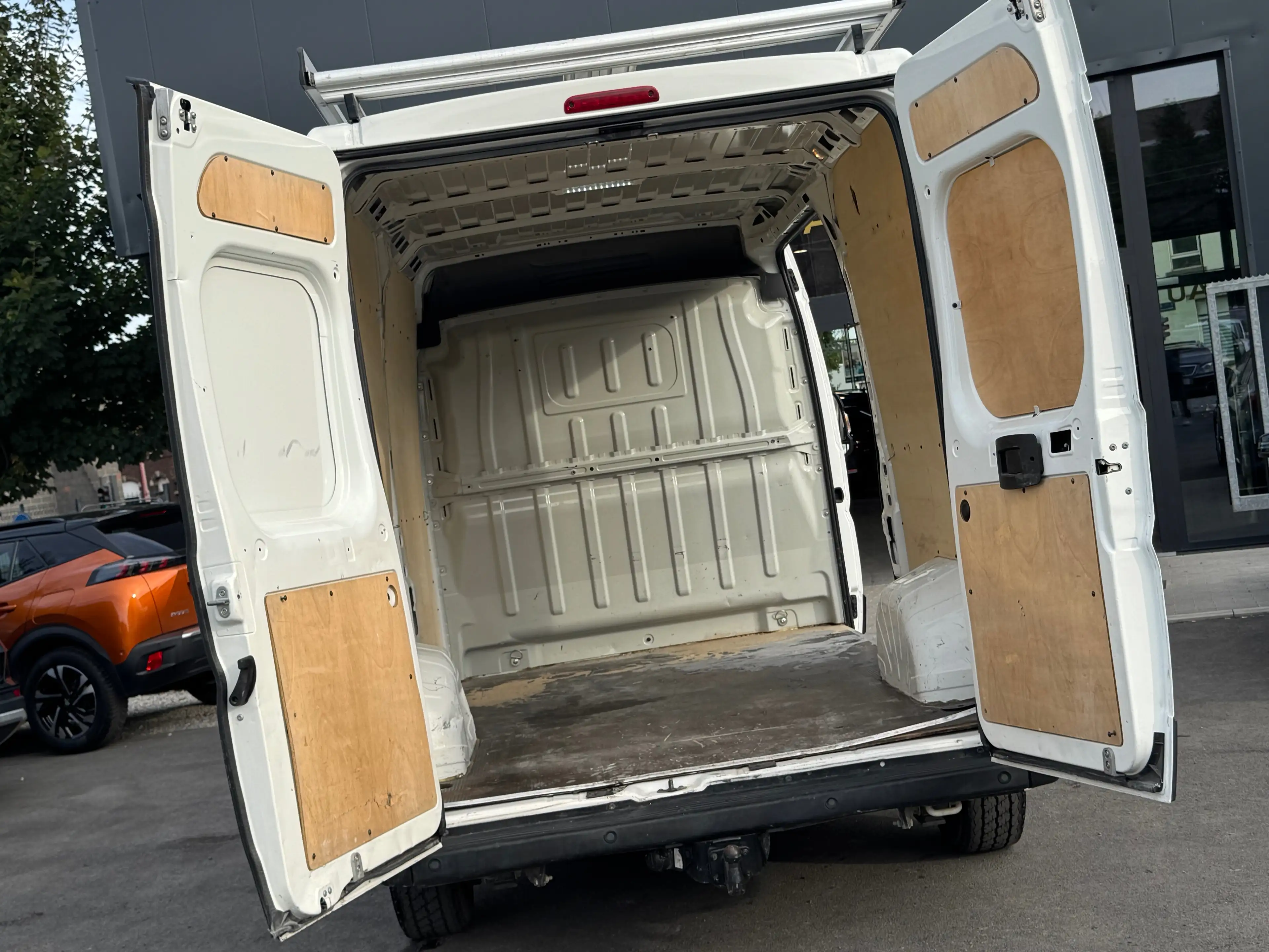 Peugeot Boxer 2.2 BlueHDi / UTILITAIRE / NAVIGATION / 1PROP CARNET — photo 5