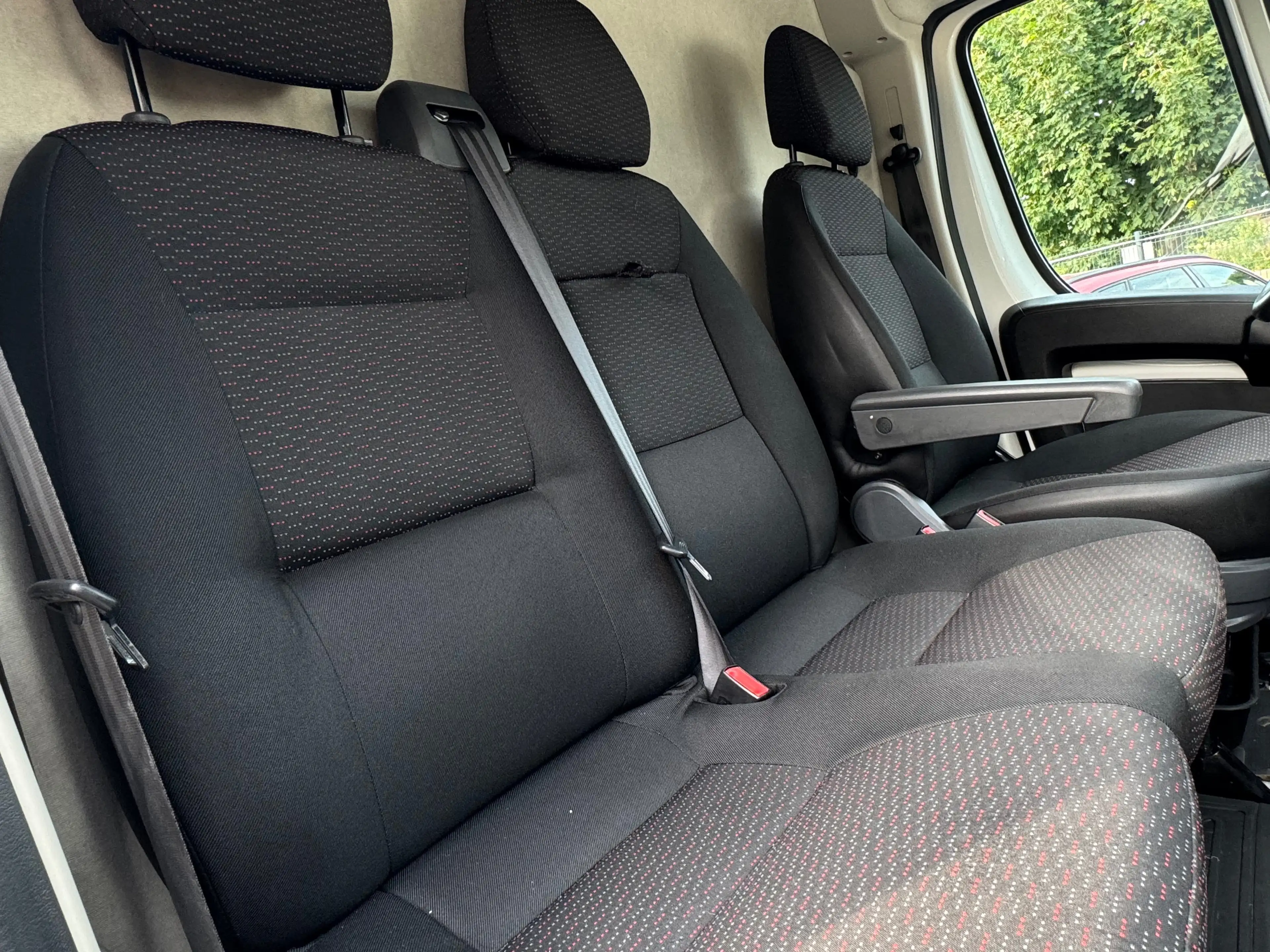 Peugeot Boxer 2.2 BlueHDi / UTILITAIRE / NAVIGATION / 1PROP CARNET — photo 11