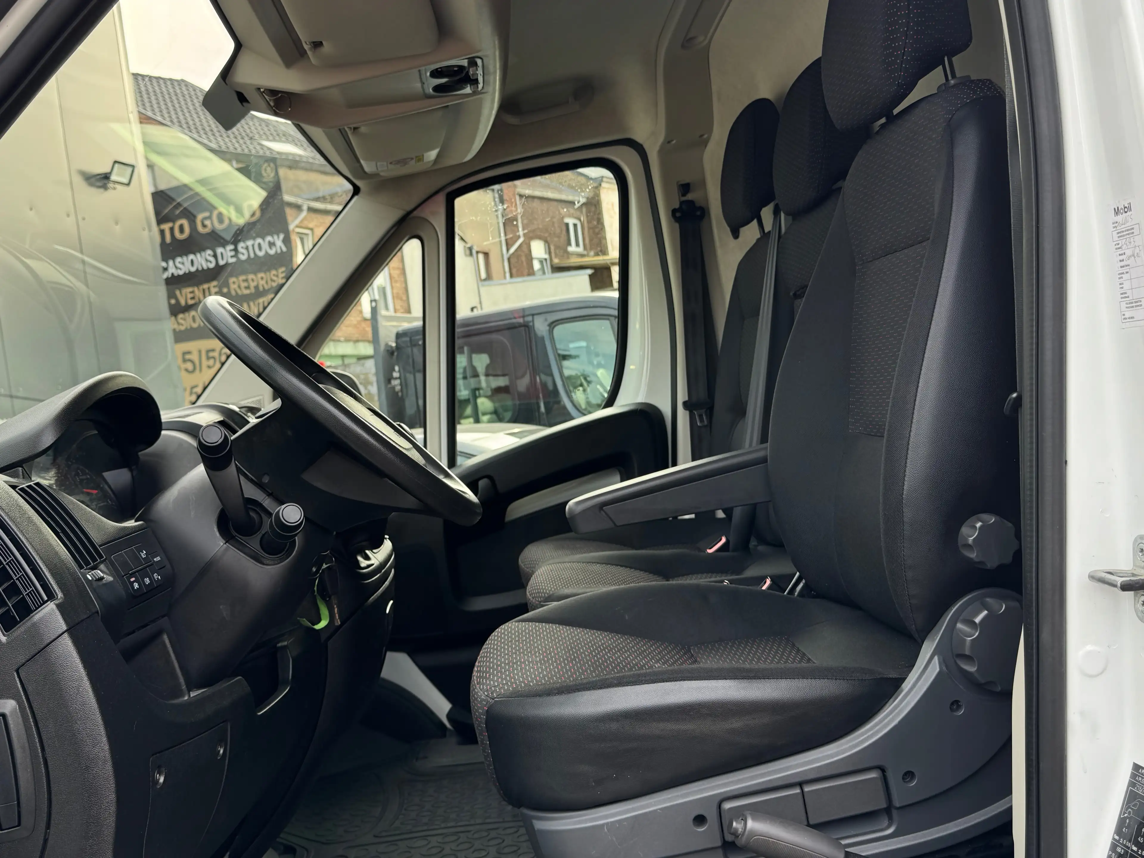 Peugeot Boxer 2.2 BlueHDi / UTILITAIRE / NAVIGATION / 1PROP CARNET — photo 9