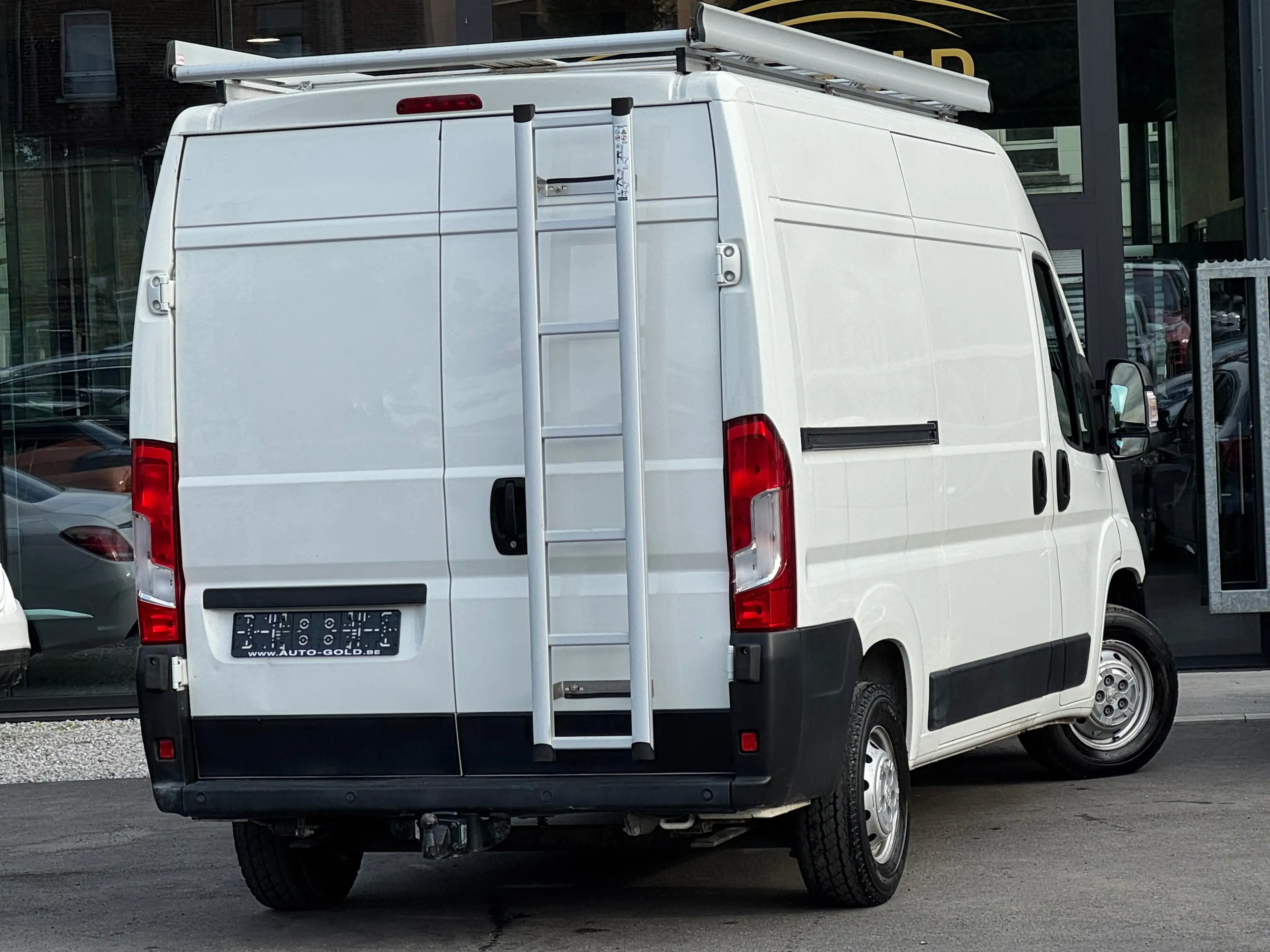 Peugeot Boxer 2.2 BlueHDi / UTILITAIRE / NAVIGATION / 1PROP CARNET — photo 3