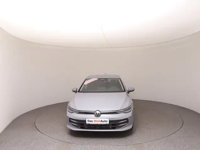 Volkswagen Golf view 3
