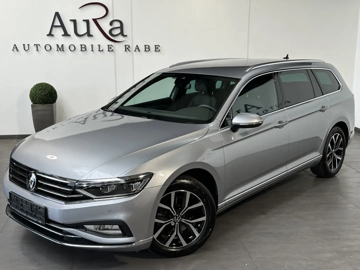 Volkswagen Passat Variant 2.0 TDI DSG Elegance NAV+LED+ACC Stříbrná - 2