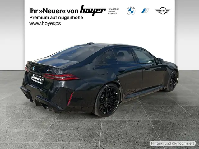 BMW M5 view 2