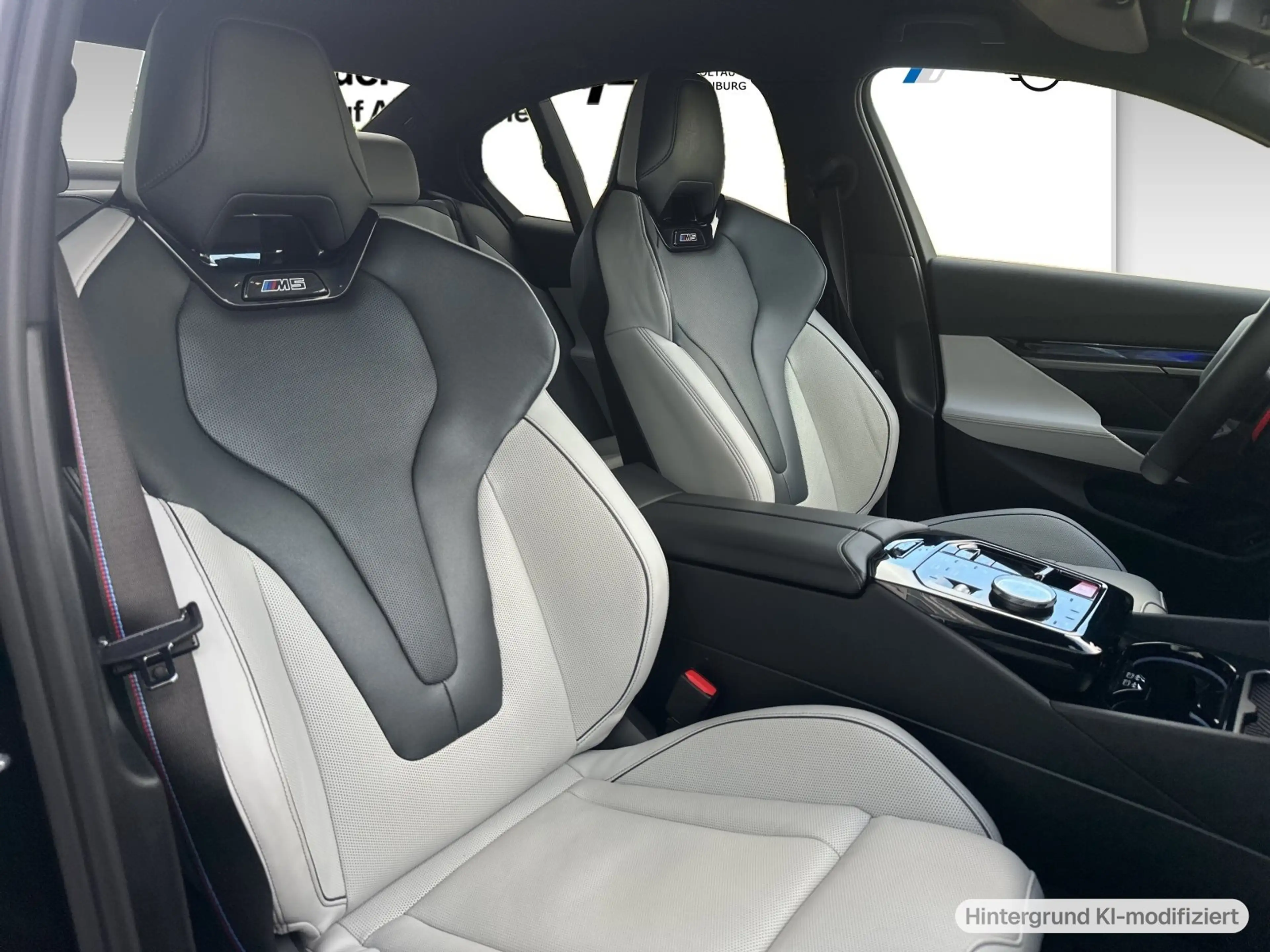 BMW M5 Limousine Bowers & Wilkins M Carbon Exterieurpaket — photo 6