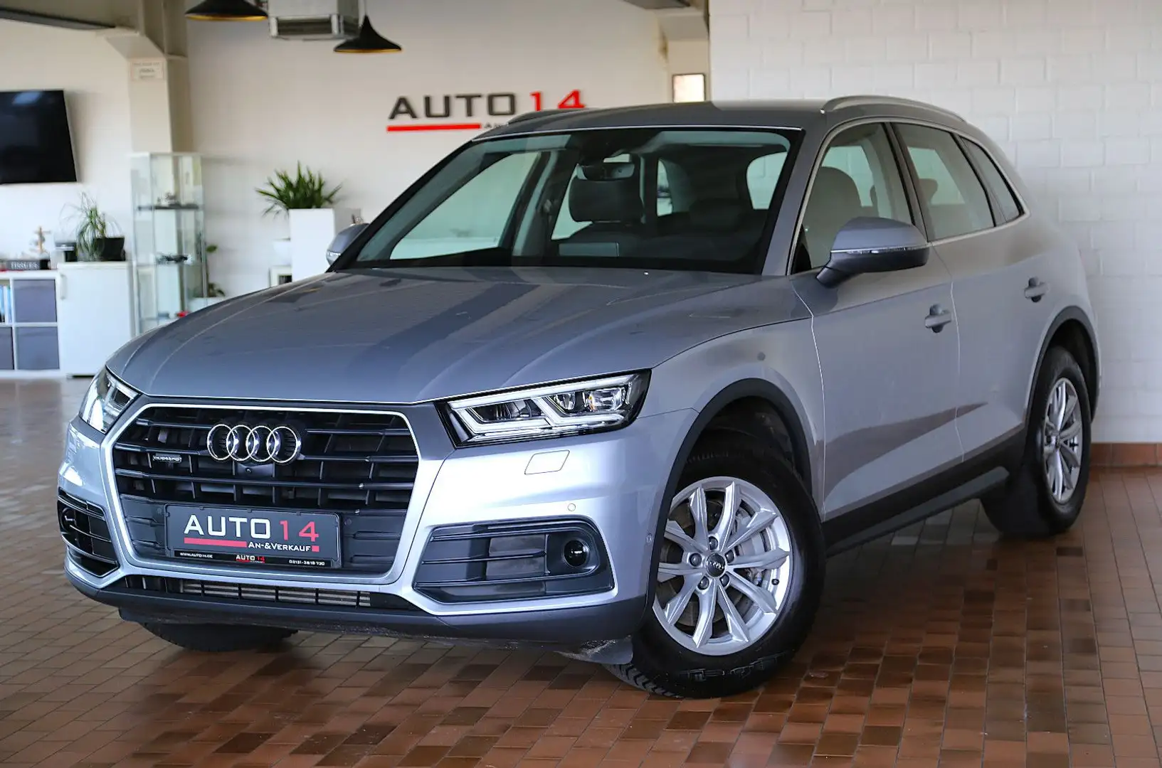 Audi Q5 2.0 TFSI quattro Virtual Matrix AHK 360° ACC Silber - 1