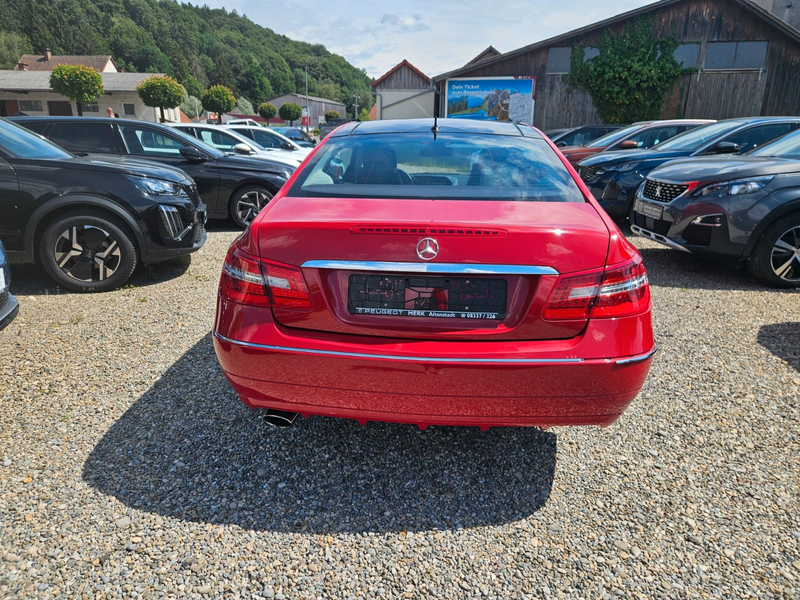 Mercedes-Benz E 200 E Coupe E 200 CGI BlueEfficiency — photo 3