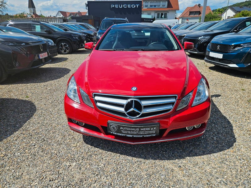 Mercedes-Benz E 200 E Coupe E 200 CGI BlueEfficiency — photo 2